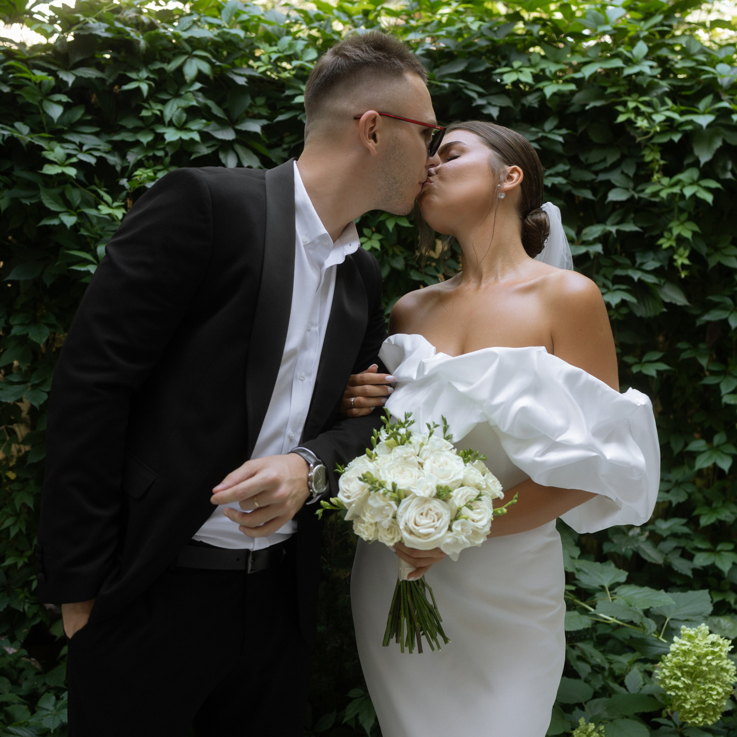 Камерная свадьба в Москве утро в отеле Рихтер регистрация в White studio Royal адреса счастья. Свадебный фотограф Москва Москвовская область Санкт-Петербург