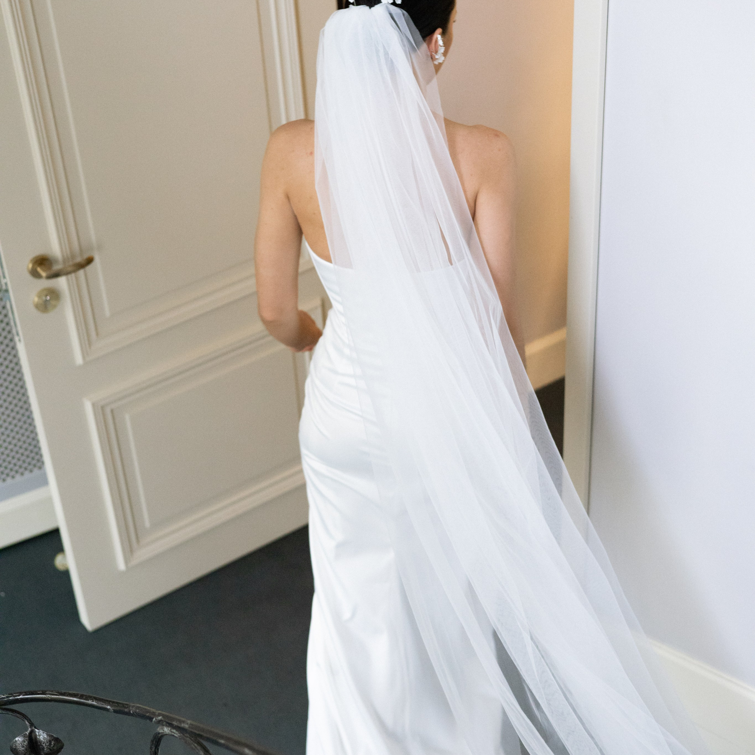 Регистрация брака в особняке Royal фотосессия лавстори в студии Москва и камерный ужин с друзьями. Свадебный фотограф Москва Москвовская область Санкт-Петербург