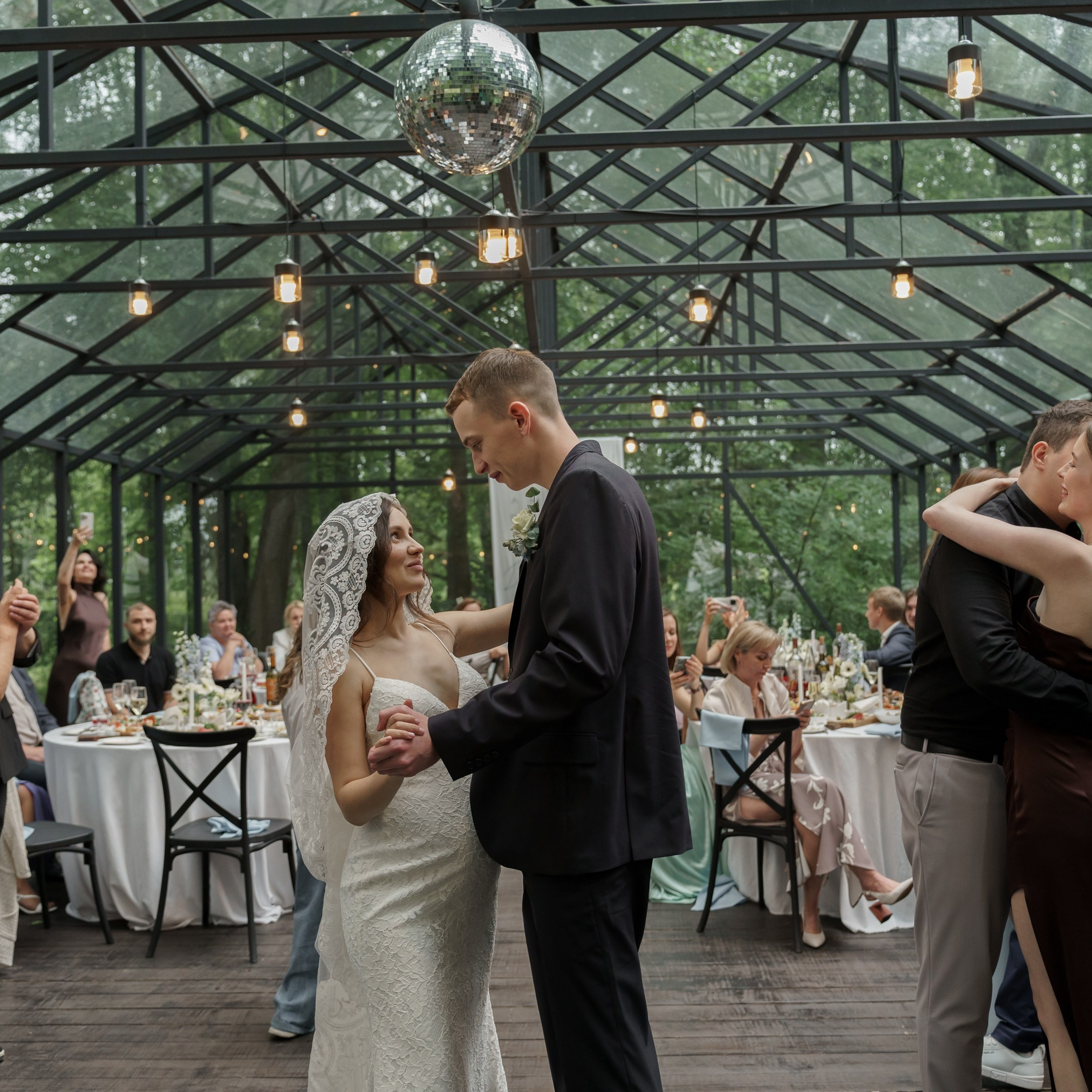 Свадьба на природе. Свадебный фотограф Москва Москвовская область Санкт-Петербург