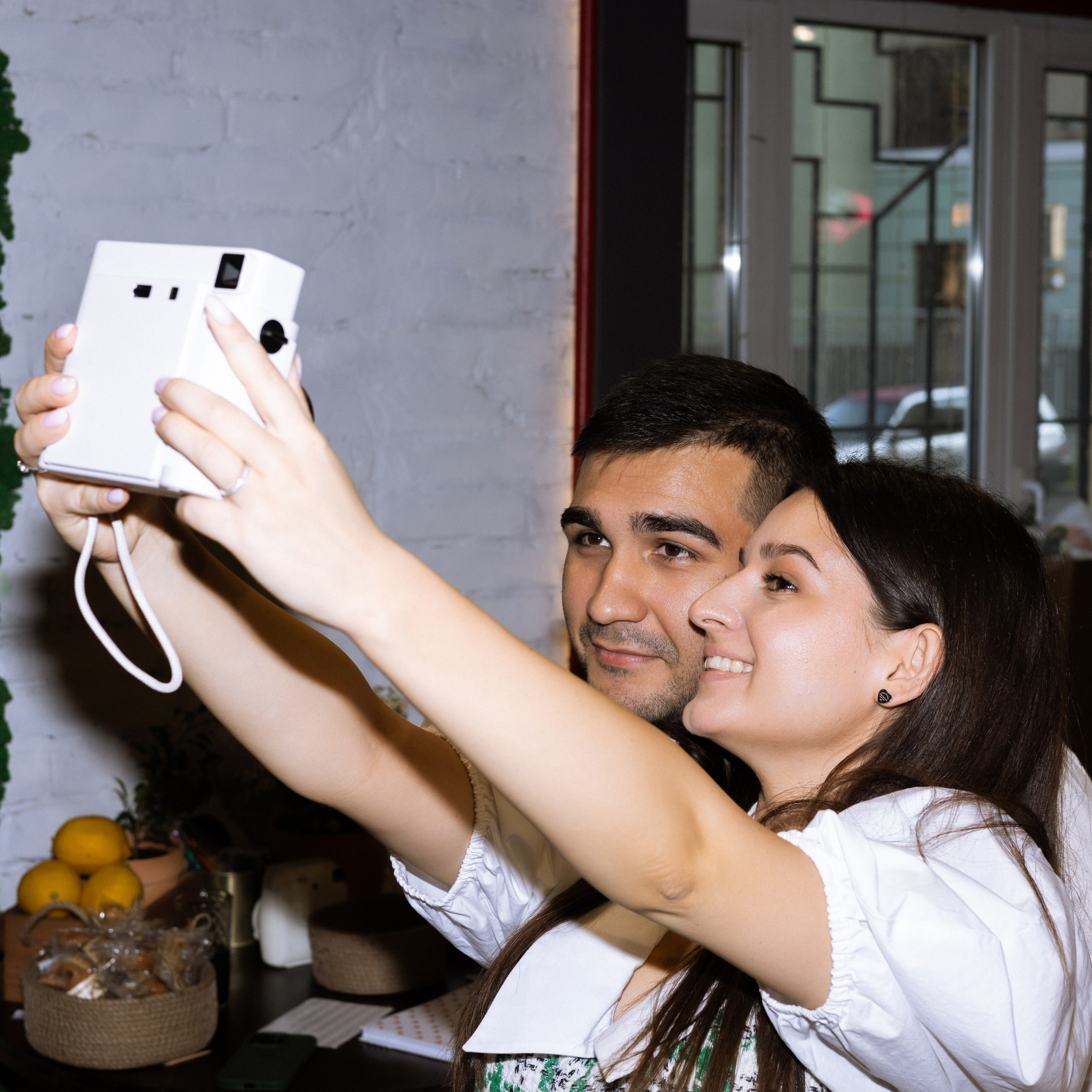 Камерная свадьба в Москве утро в отеле Рихтер регистрация в White studio Royal адреса счастья. Свадебный фотограф Москва Москвовская область Санкт-Петербург