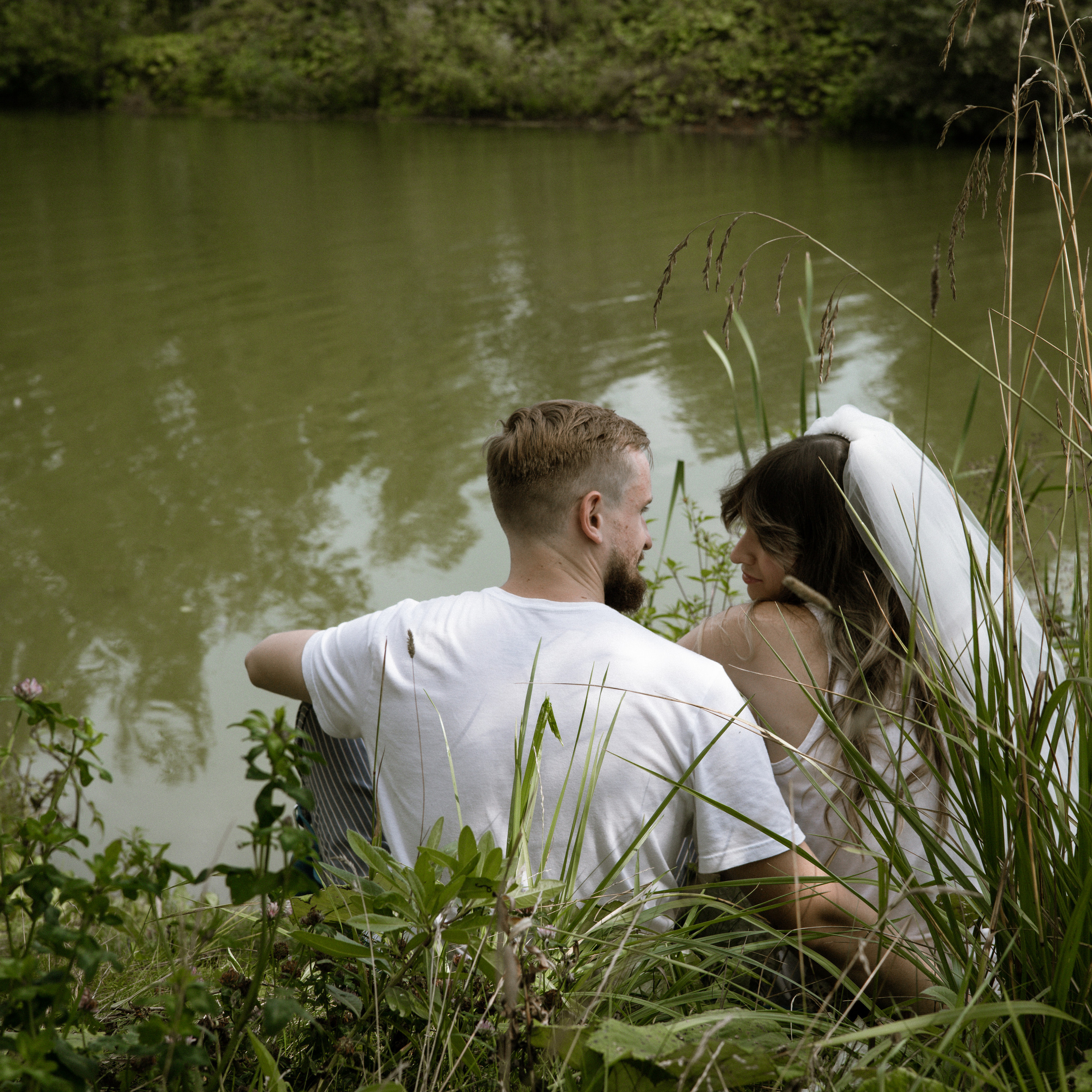 Vnukovo Village свадебная фотосессия с выездной регистрацияей жарким августом утро невесты в доме на природе и выездная регистрация. Свадебный фотограф Москва Москвовская область Санкт-Петербург