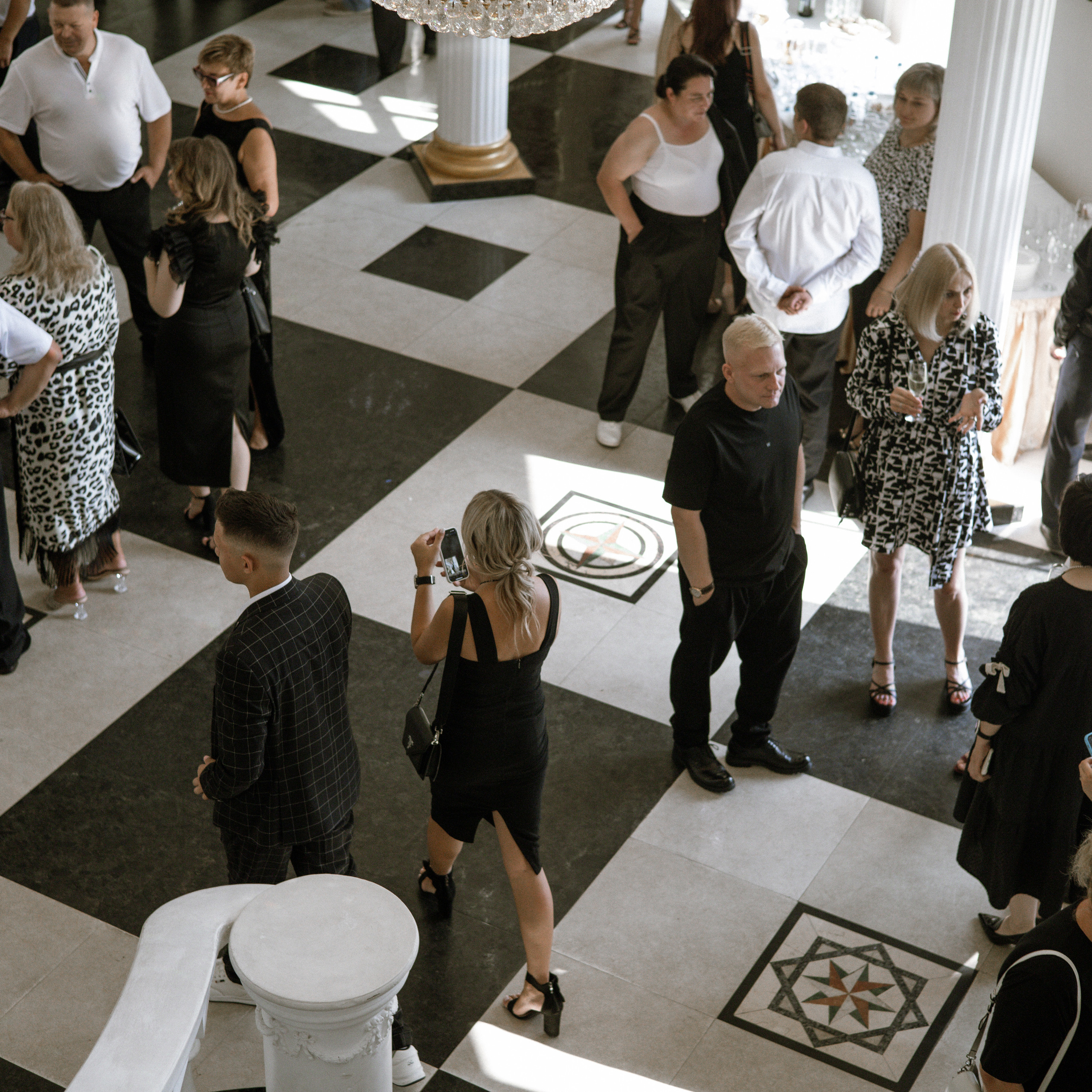 Vnukovo Village свадебная фотосессия с выездной регистрацияей жарким августом утро невесты в доме на природе и выездная регистрация. Свадебный фотограф Москва Москвовская область Санкт-Петербург