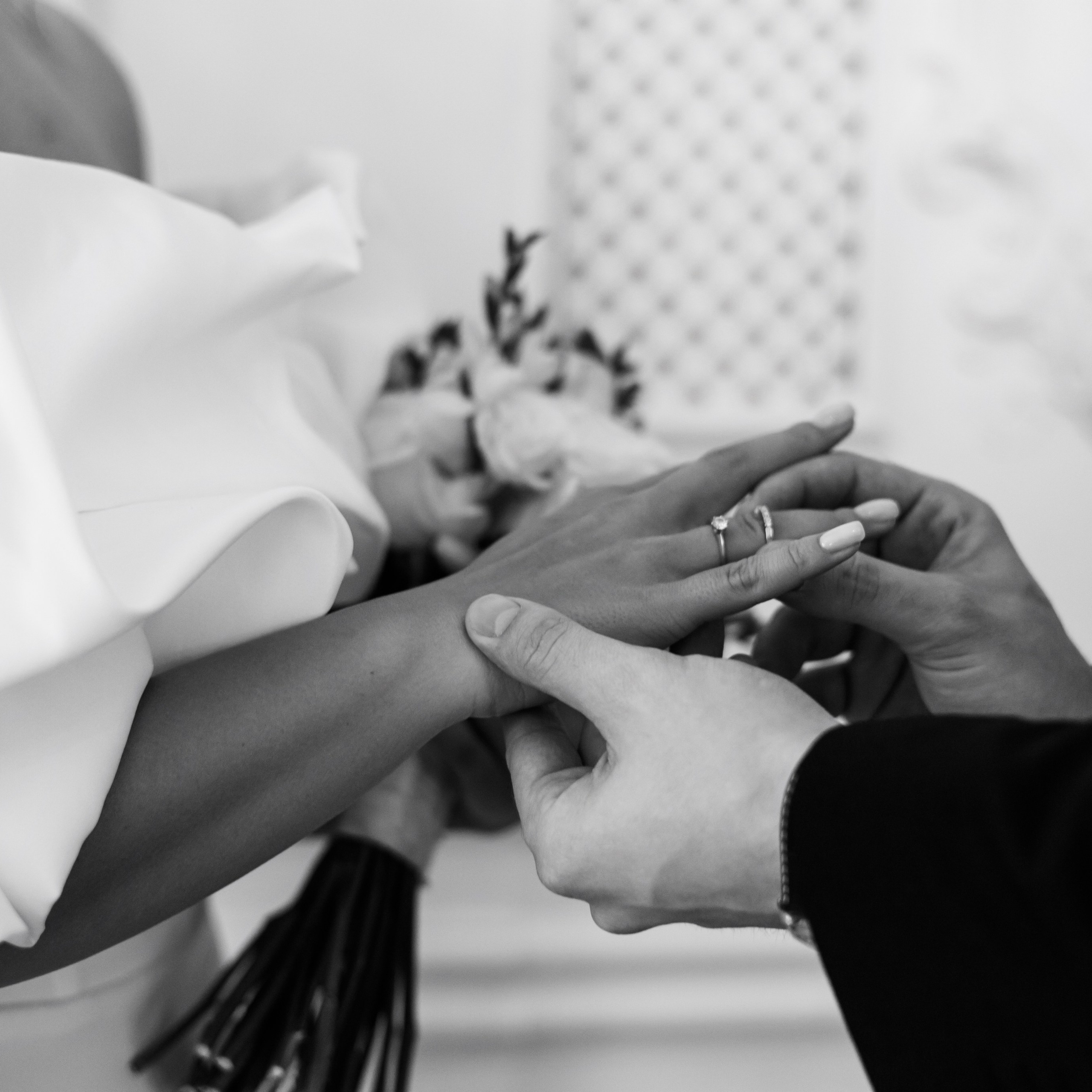 Камерная свадьба в Москве утро в отеле Рихтер регистрация в White studio Royal адреса счастья. Свадебный фотограф Москва Москвовская область Санкт-Петербург