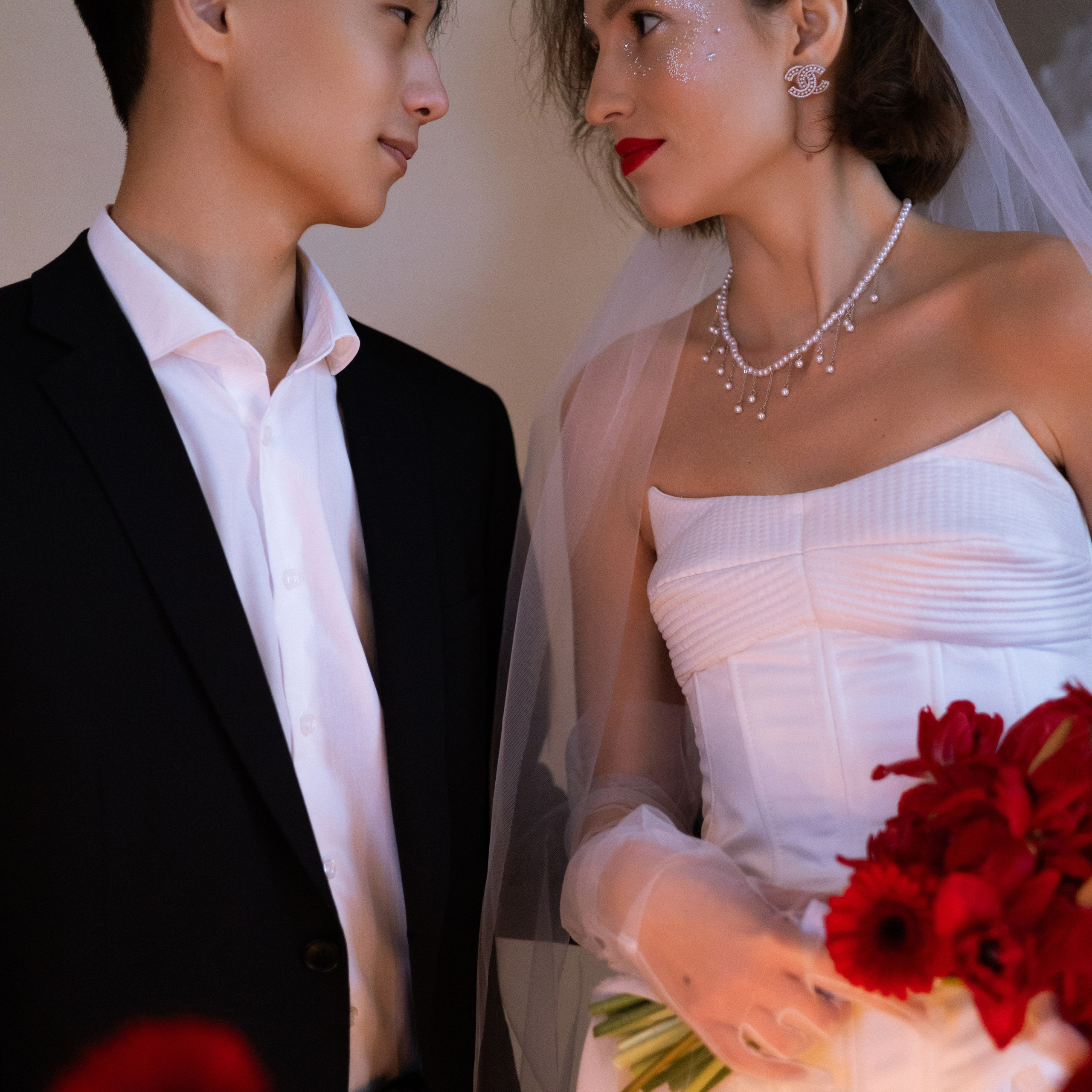 Свадебная фотосессия 14 февраля в студии вместо отеля. Свадебный фотограф Москва Москвовская область Санкт-Петербург