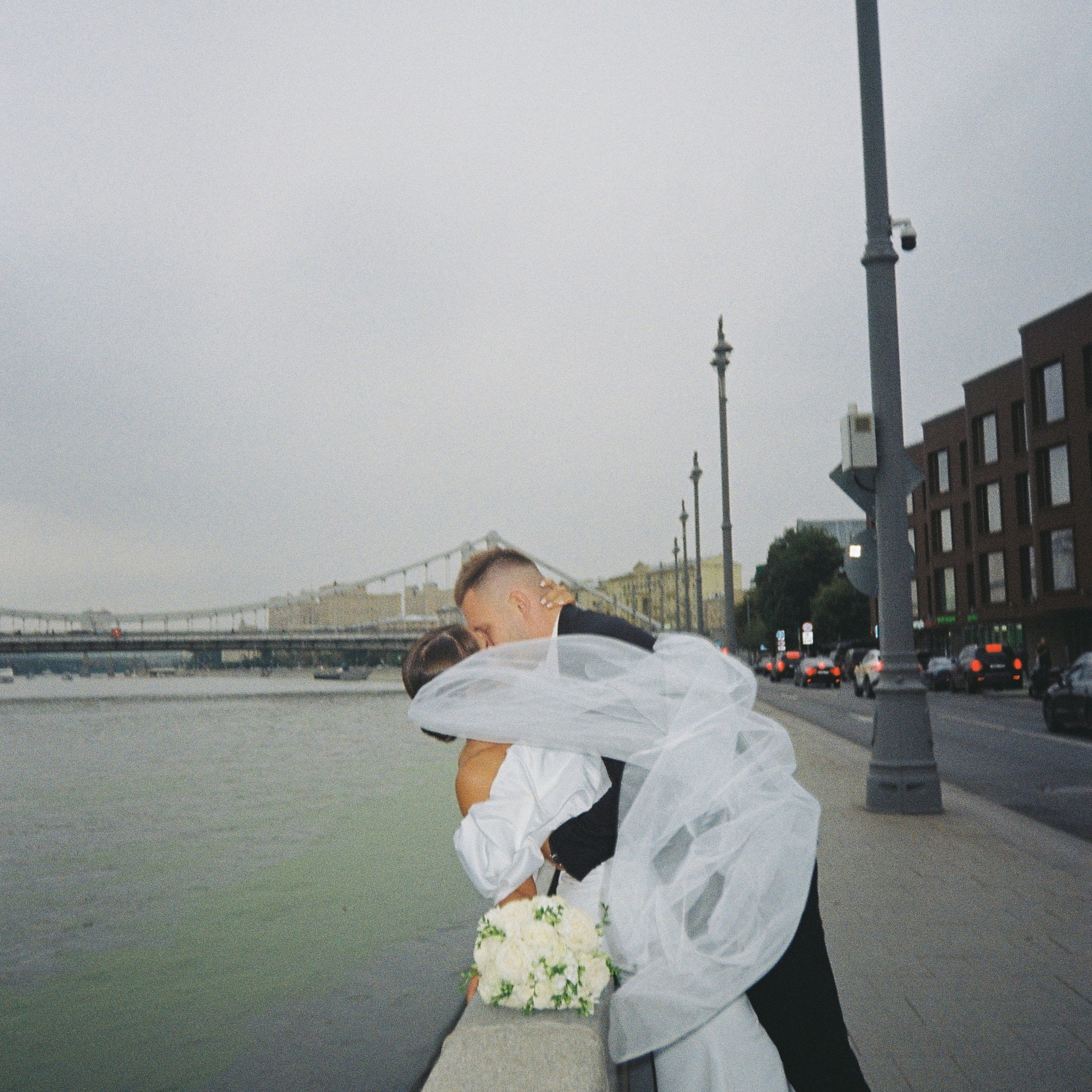 Камерная свадьба в Москве утро в отеле Рихтер регистрация в White studio Royal адреса счастья. Свадебный фотограф Москва Москвовская область Санкт-Петербург