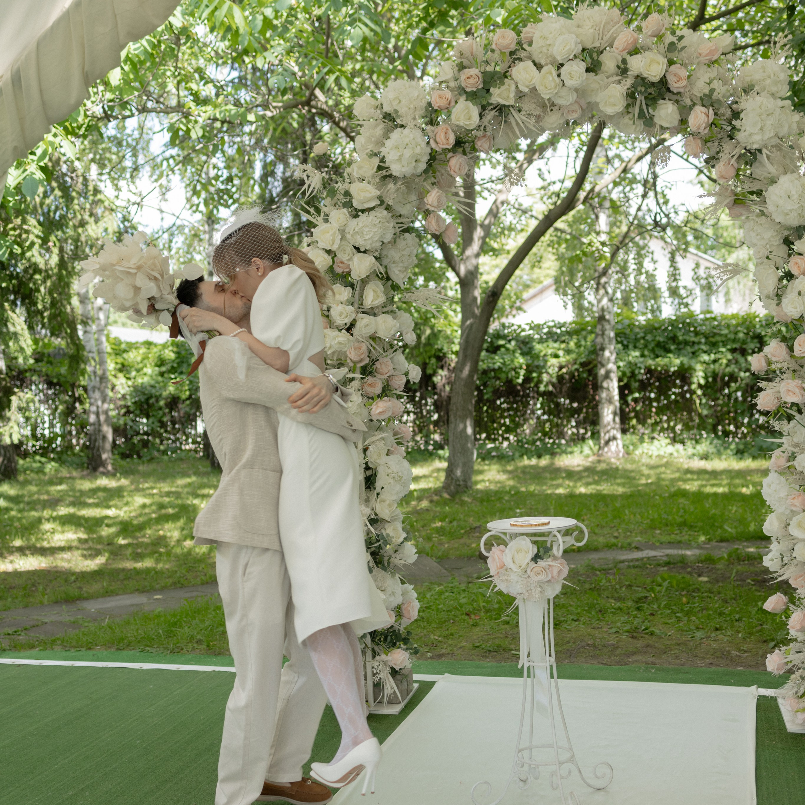 Свадебная фотосессия с банкетом Москва 21kult винтажная свадьба. Свадебный фотограф Москва Москвовская область Санкт-Петербург