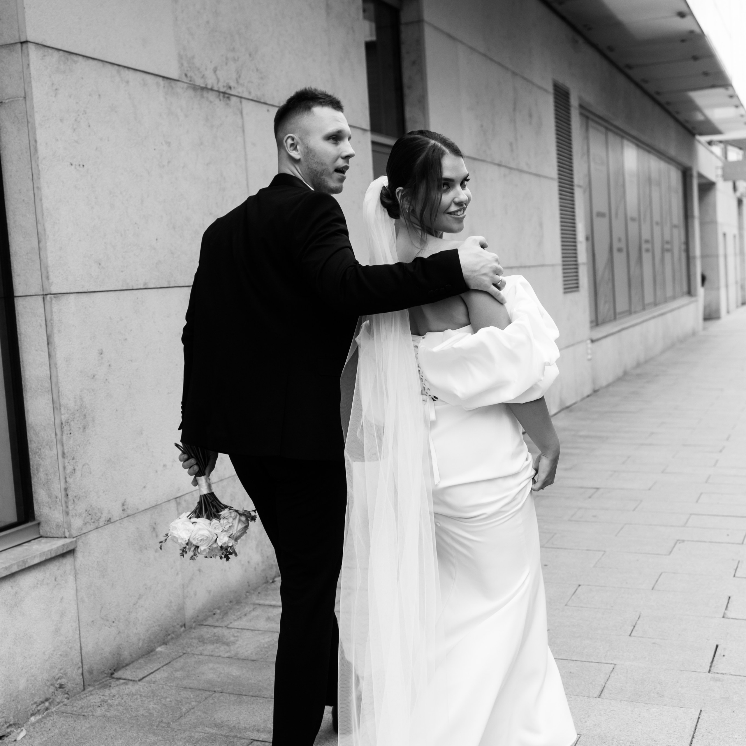 Камерная свадьба в Москве утро в отеле Рихтер регистрация в White studio Royal адреса счастья. Свадебный фотограф Москва Москвовская область Санкт-Петербург