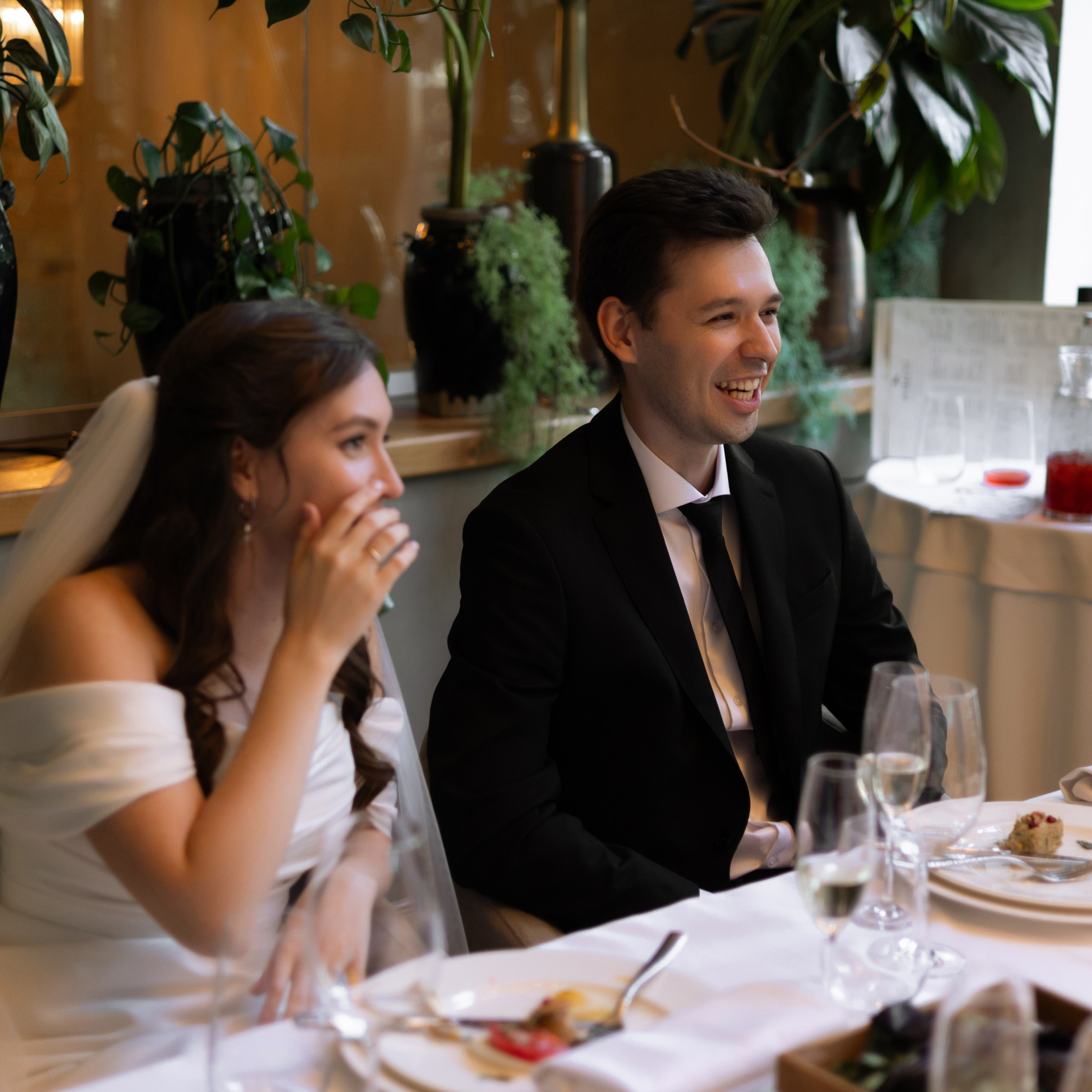 Регисрация брака в Пушкинской библиотеке и камерный свадебный ужин в кругу семьи в ресторане Ривьера. Свадебный фотограф Москва Москвовская область Санкт-Петербург