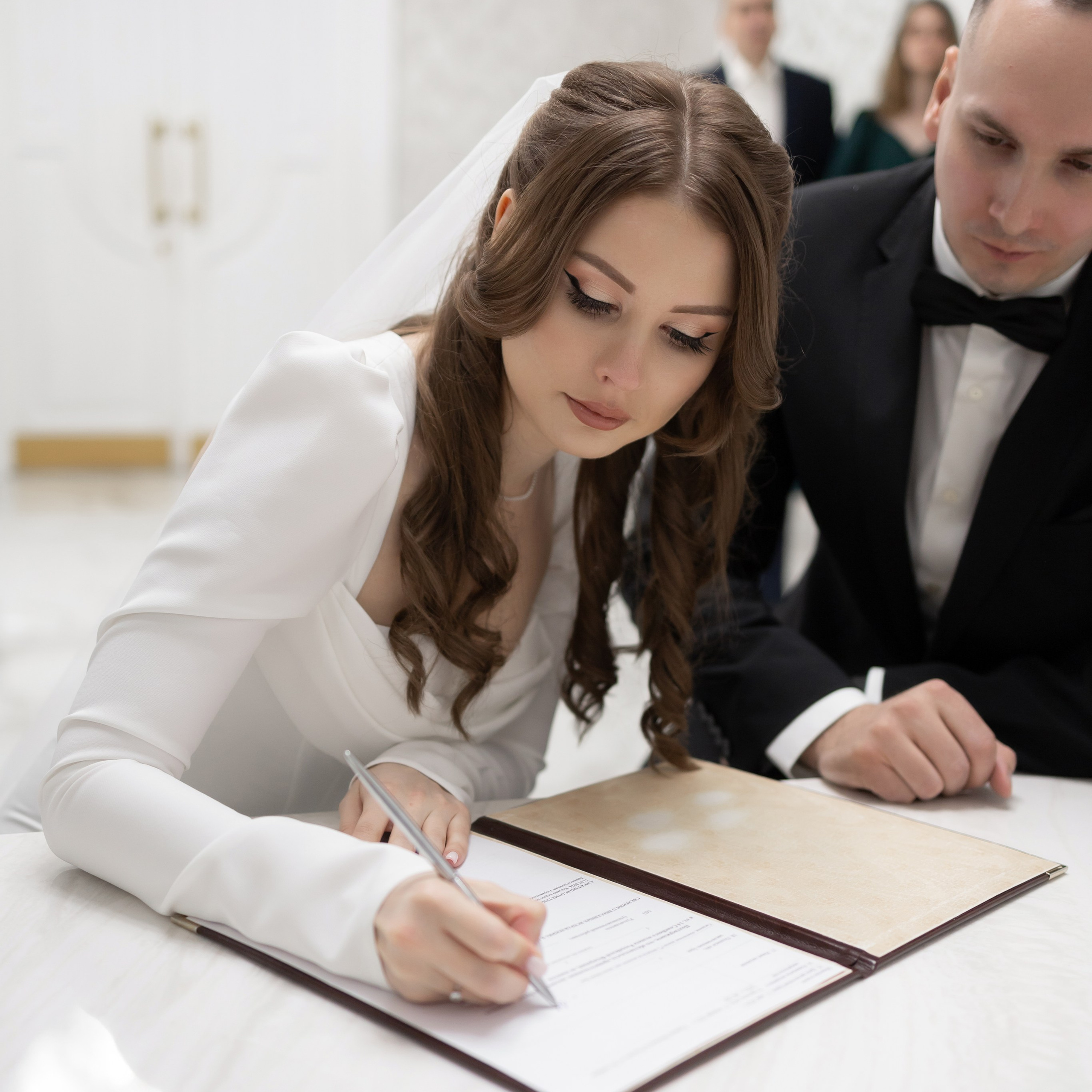 Свадебная съемка фотосессия Москва в отеле Marriott Imperial Plaza и регистрация в кутузовском загсе. Свадебный фотограф Москва Москвовская область Санкт-Петербург