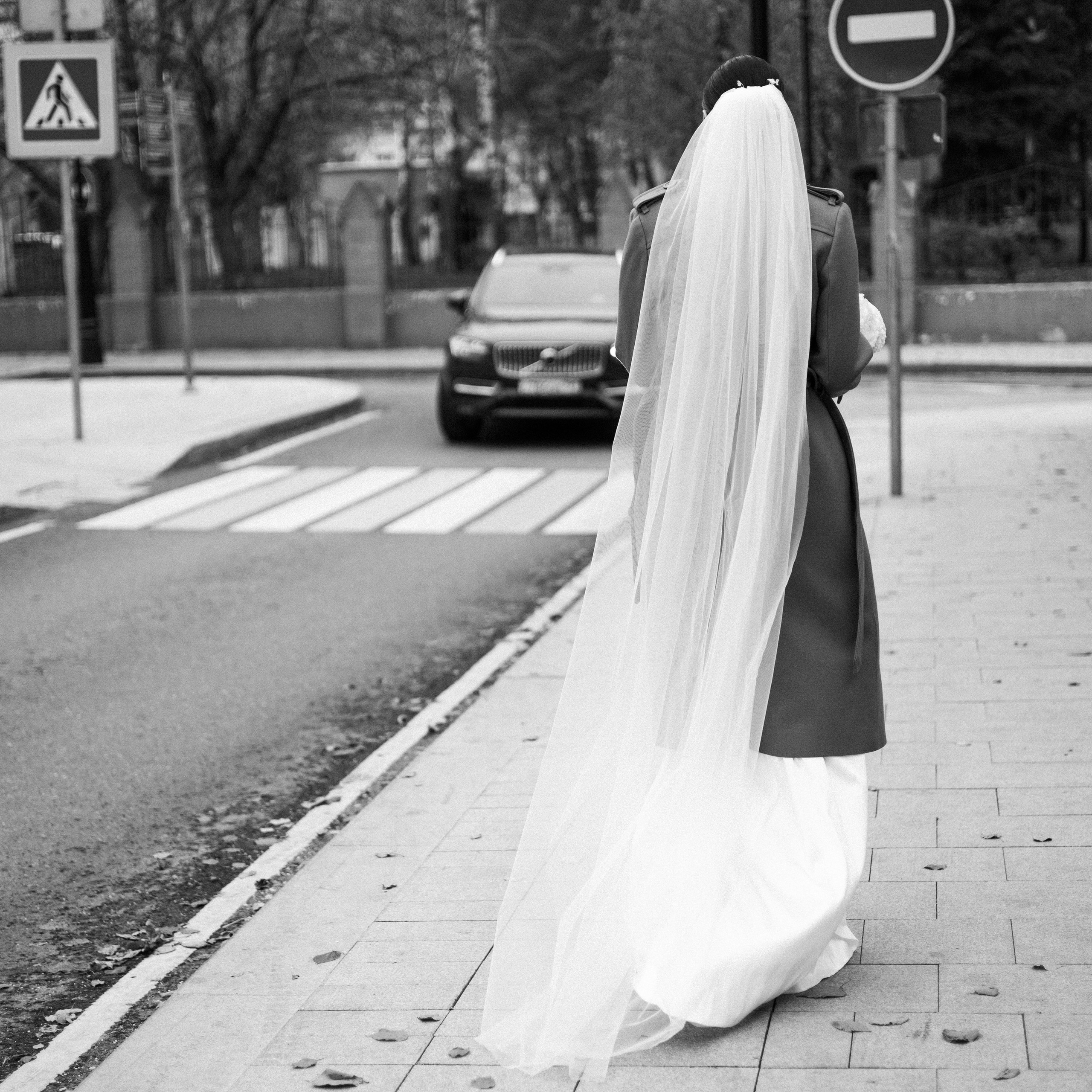 Регистрация брака в особняке Royal фотосессия лавстори в студии Москва и камерный ужин с друзьями. Свадебный фотограф Москва Москвовская область Санкт-Петербург