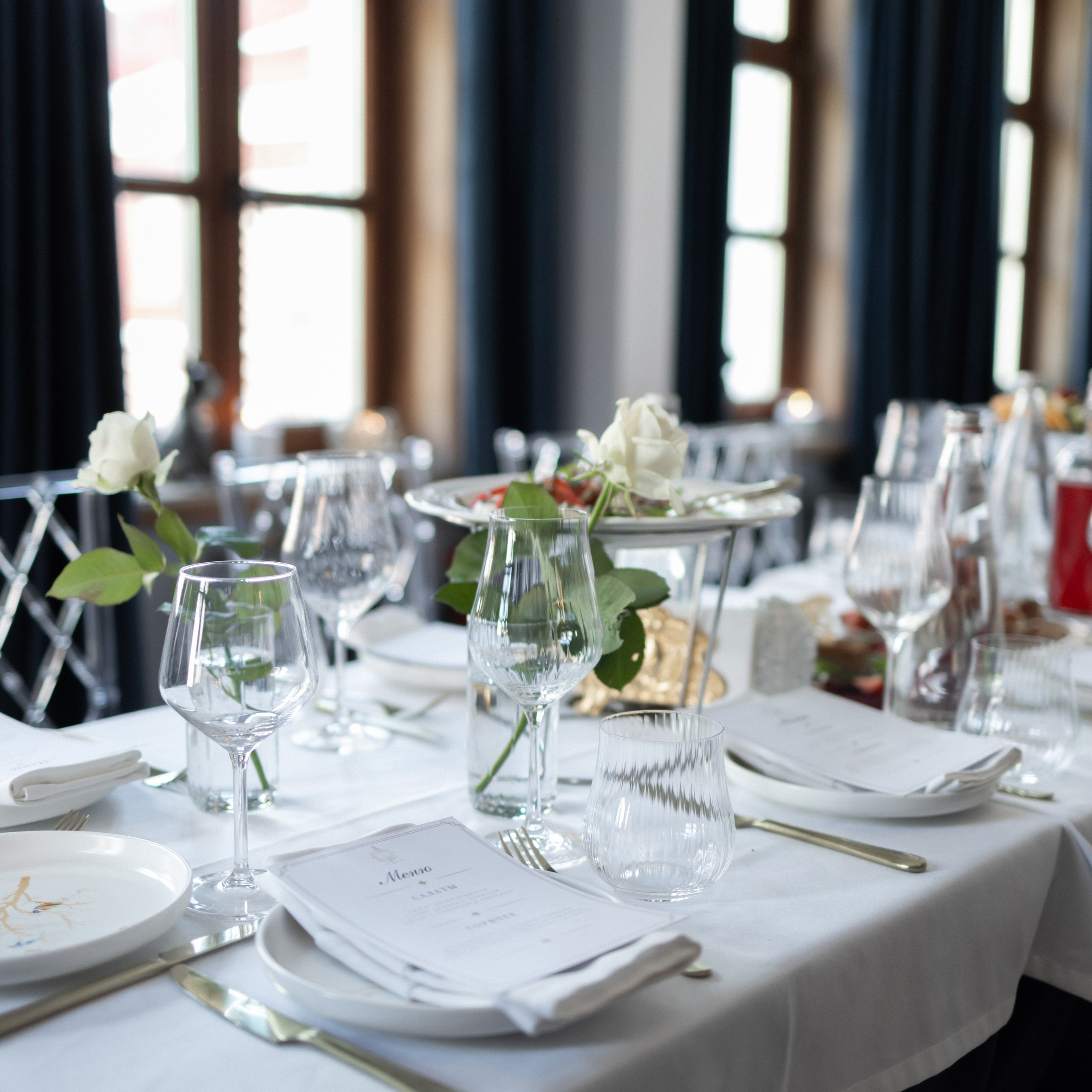 Свадебная фотосессия с банкетом Москва 21kult винтажная свадьба. Свадебный фотограф Москва Москвовская область Санкт-Петербург