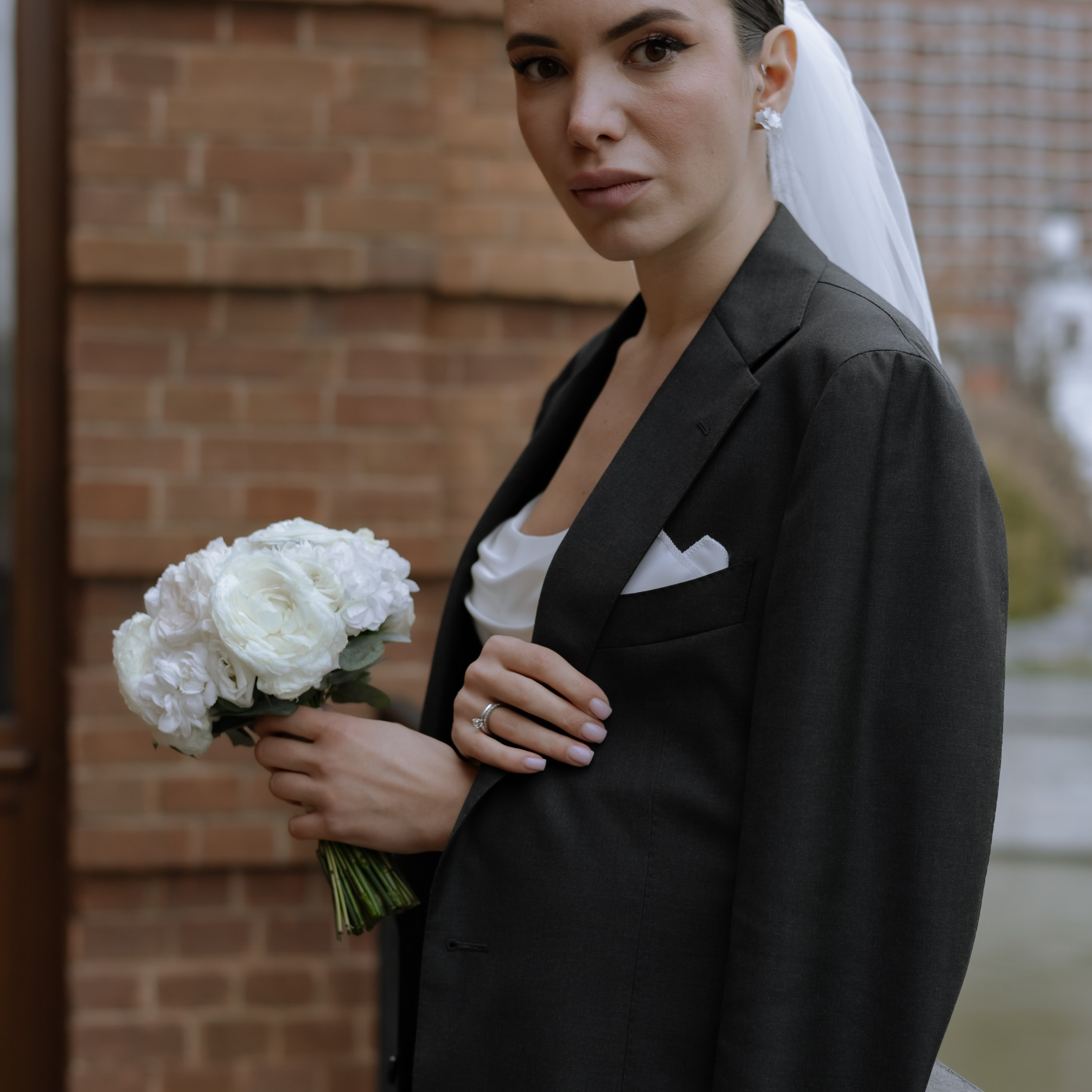 Регистрация брака в особняке Royal фотосессия лавстори в студии Москва и камерный ужин с друзьями. Свадебный фотограф Москва Москвовская область Санкт-Петербург