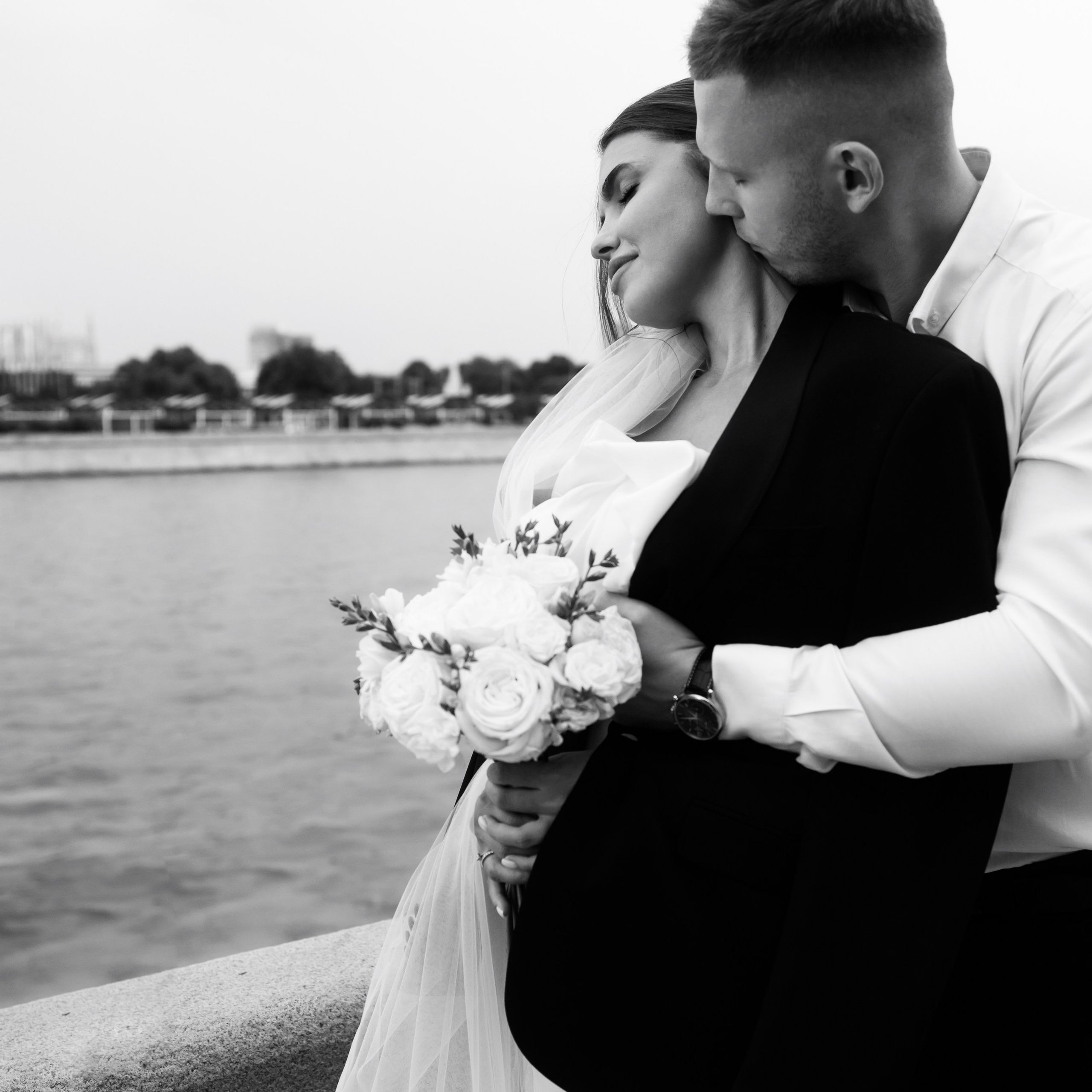 Камерная свадьба в Москве утро в отеле Рихтер регистрация в White studio Royal адреса счастья. Свадебный фотограф Москва Москвовская область Санкт-Петербург