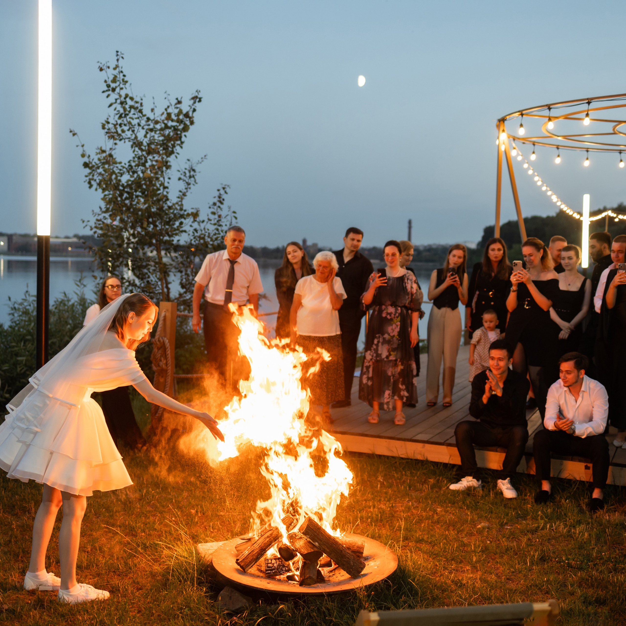 Свадьба на 50 человек на озере Сенеж площадка the Sun выездная регистрация. Свадебный фотограф Москва Москвовская область Санкт-Петербург