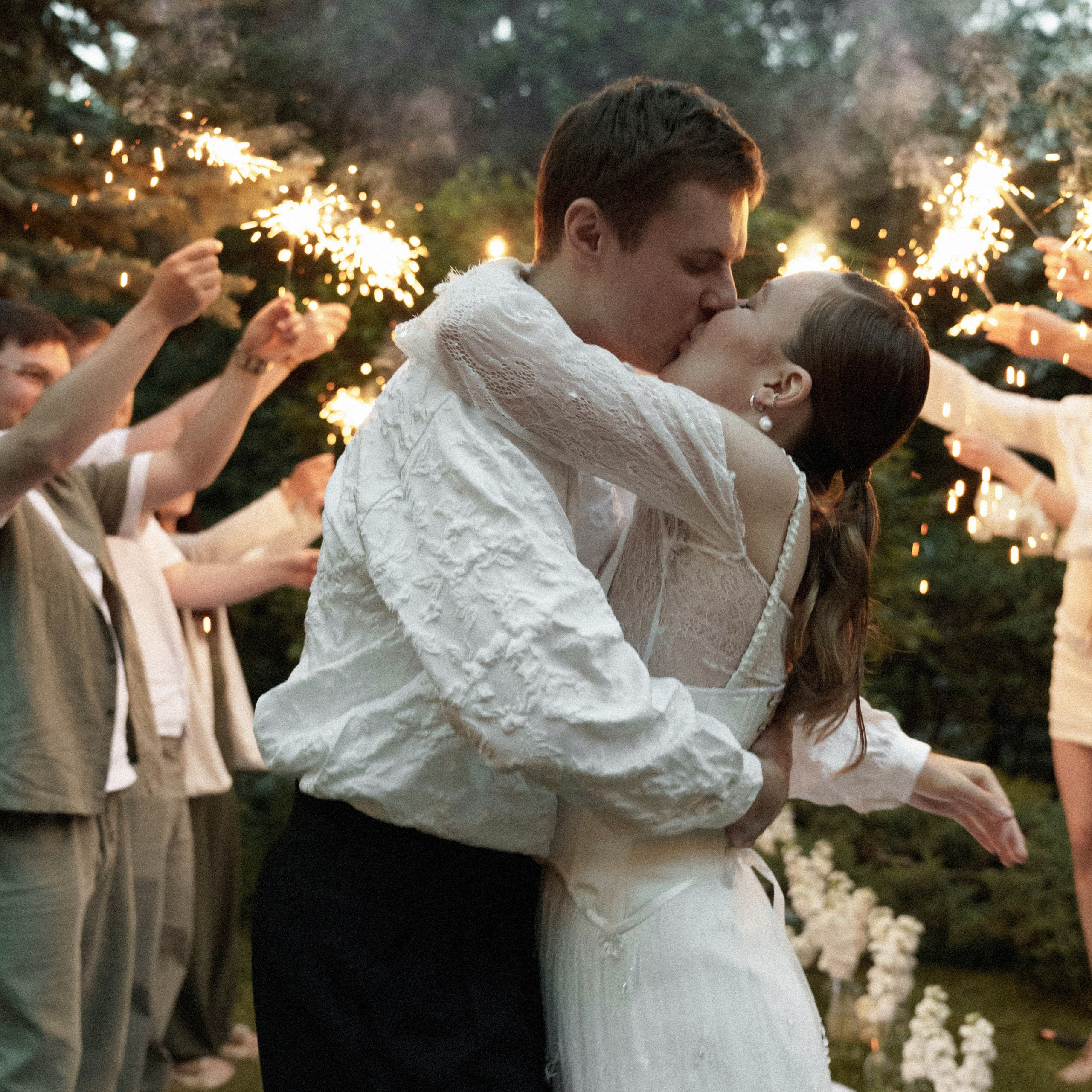 Даша и Даня загородный дом камерная свадьба. Свадебный фотограф Москва Москвовская область Санкт-Петербург
