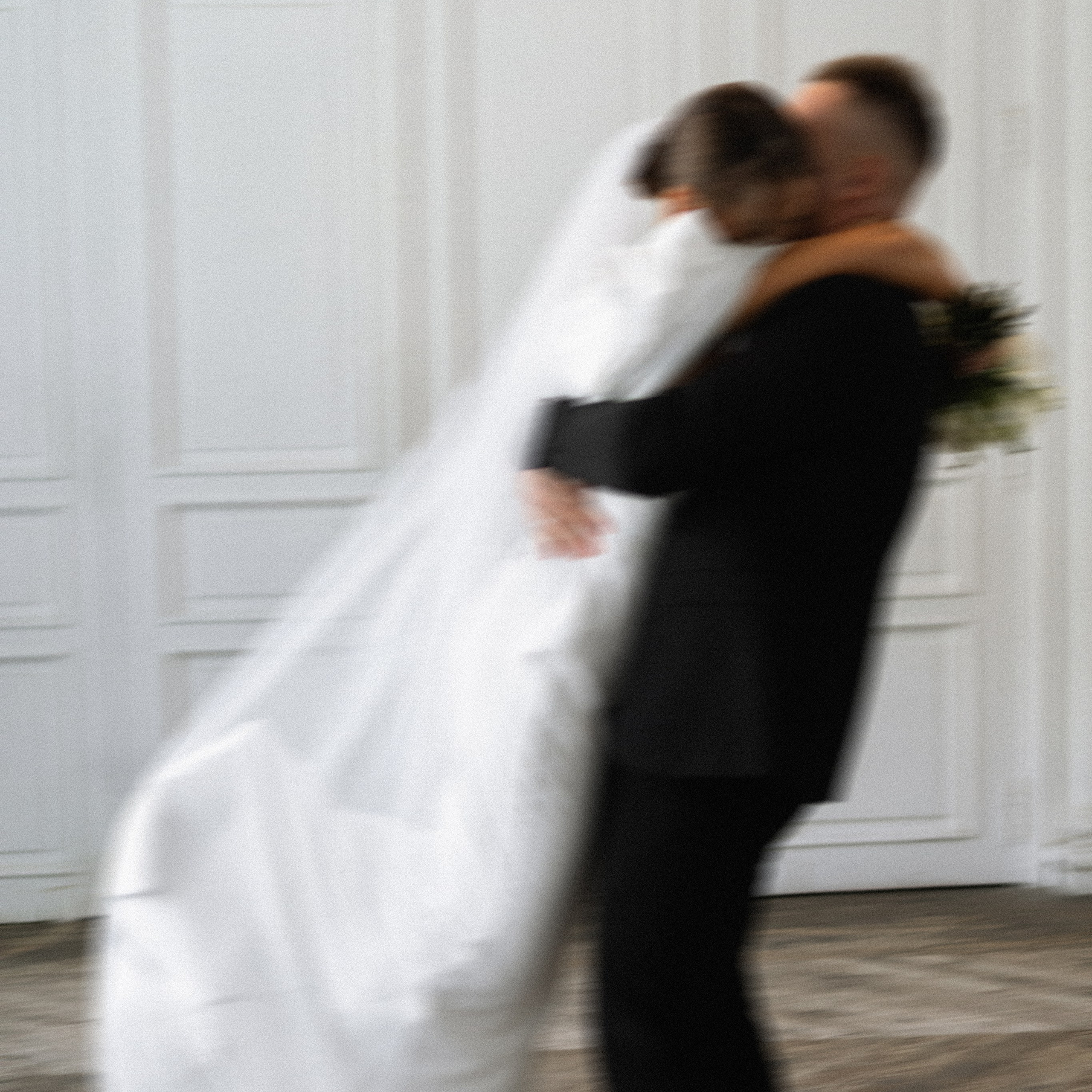 Камерная свадьба в Москве утро в отеле Рихтер регистрация в White studio Royal адреса счастья. Свадебный фотограф Москва Москвовская область Санкт-Петербург