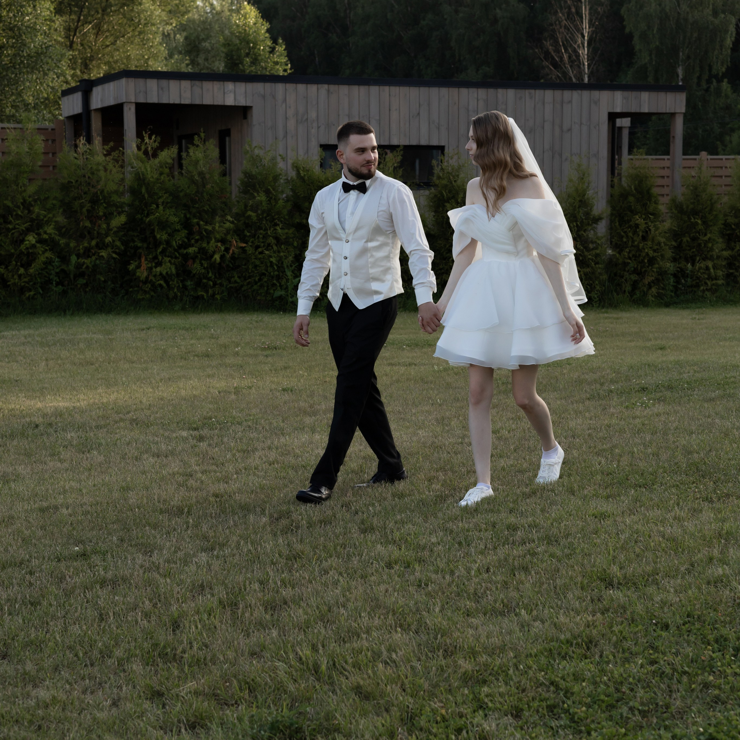 Свадьба на 50 человек на озере Сенеж площадка the Sun выездная регистрация. Свадебный фотограф Москва Москвовская область Санкт-Петербург