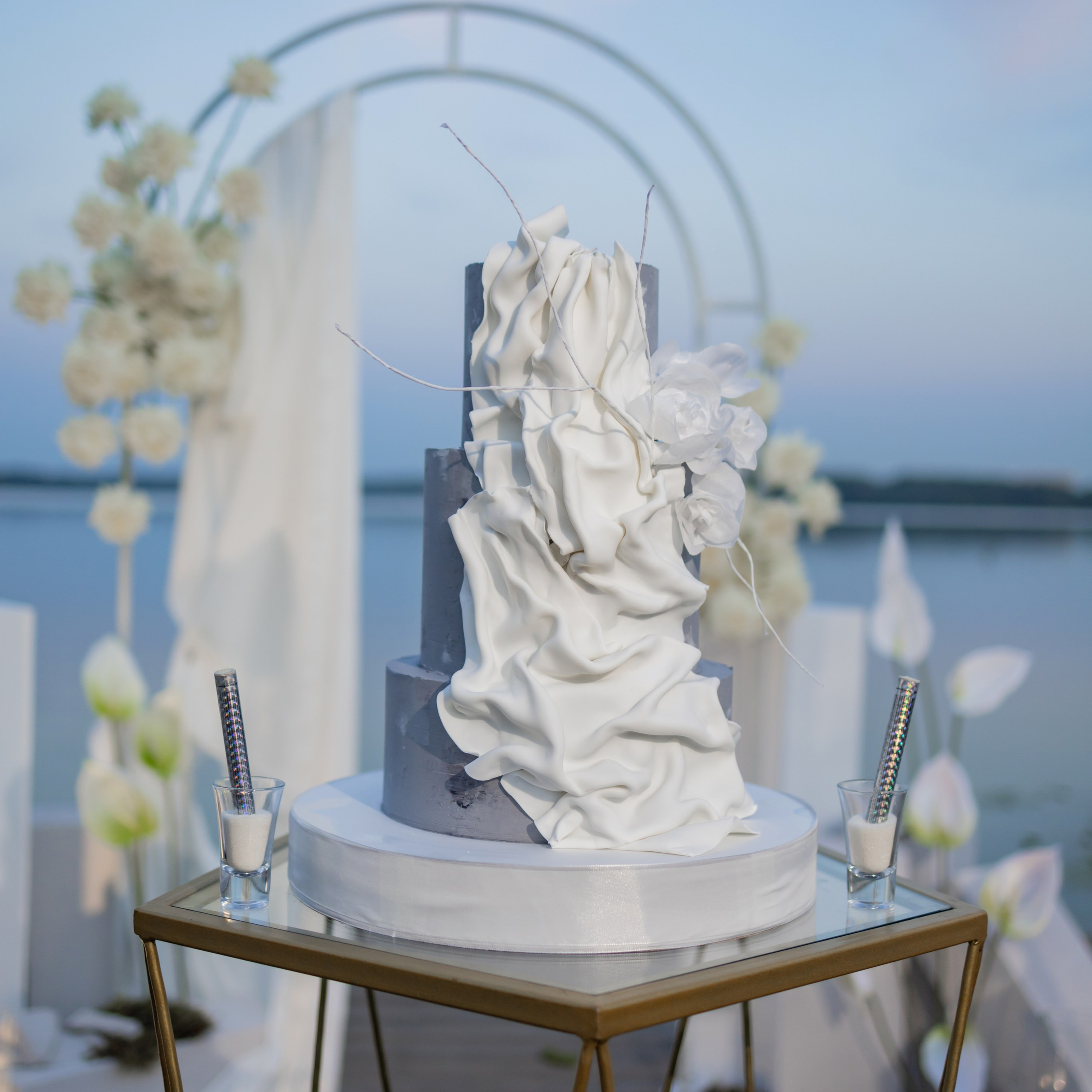 Свадьба на 50 человек на озере Сенеж площадка the Sun выездная регистрация. Свадебный фотограф Москва Москвовская область Санкт-Петербург