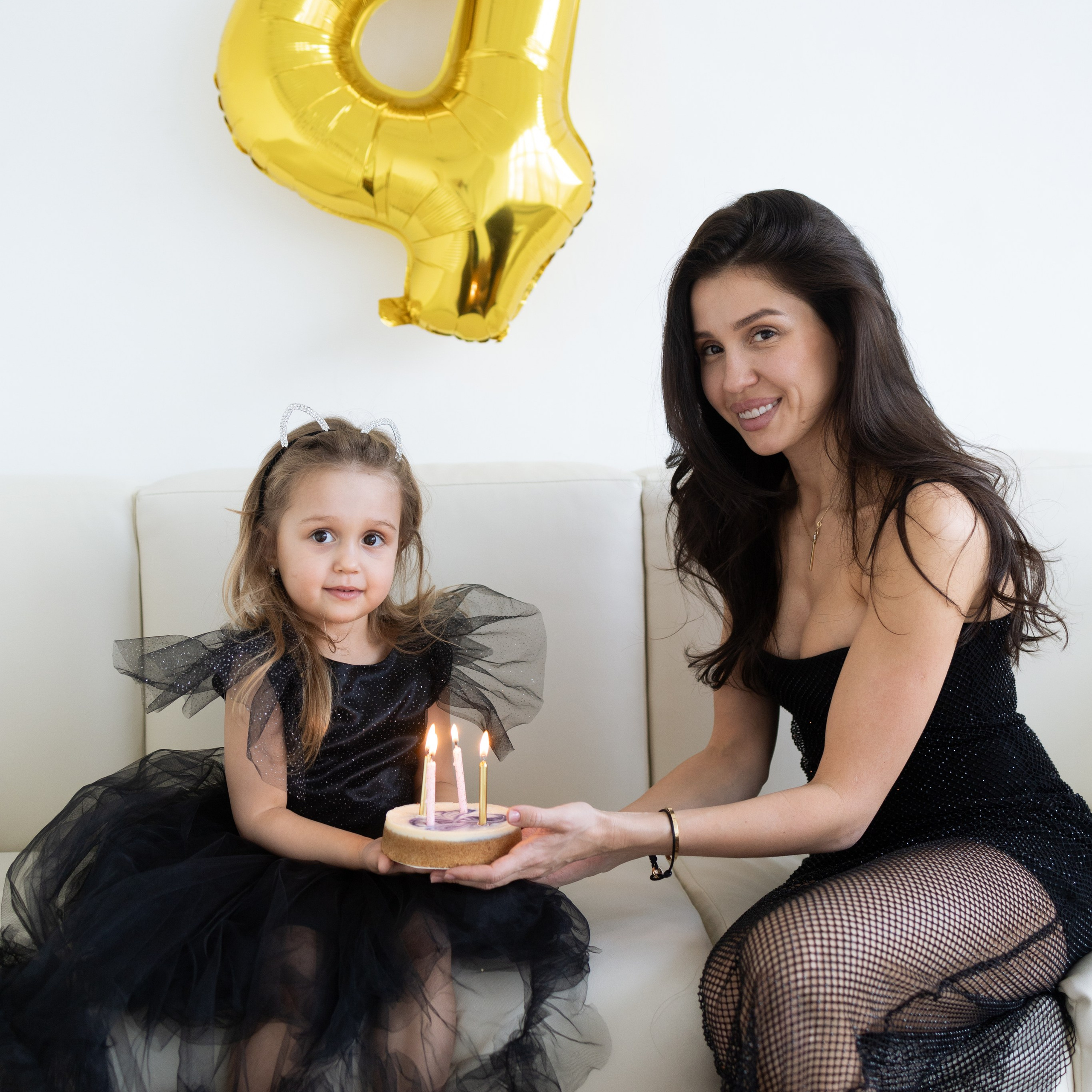 Фотосессия на 4 года в студии Москва. Свадебный фотограф Москва Москвовская область Санкт-Петербург