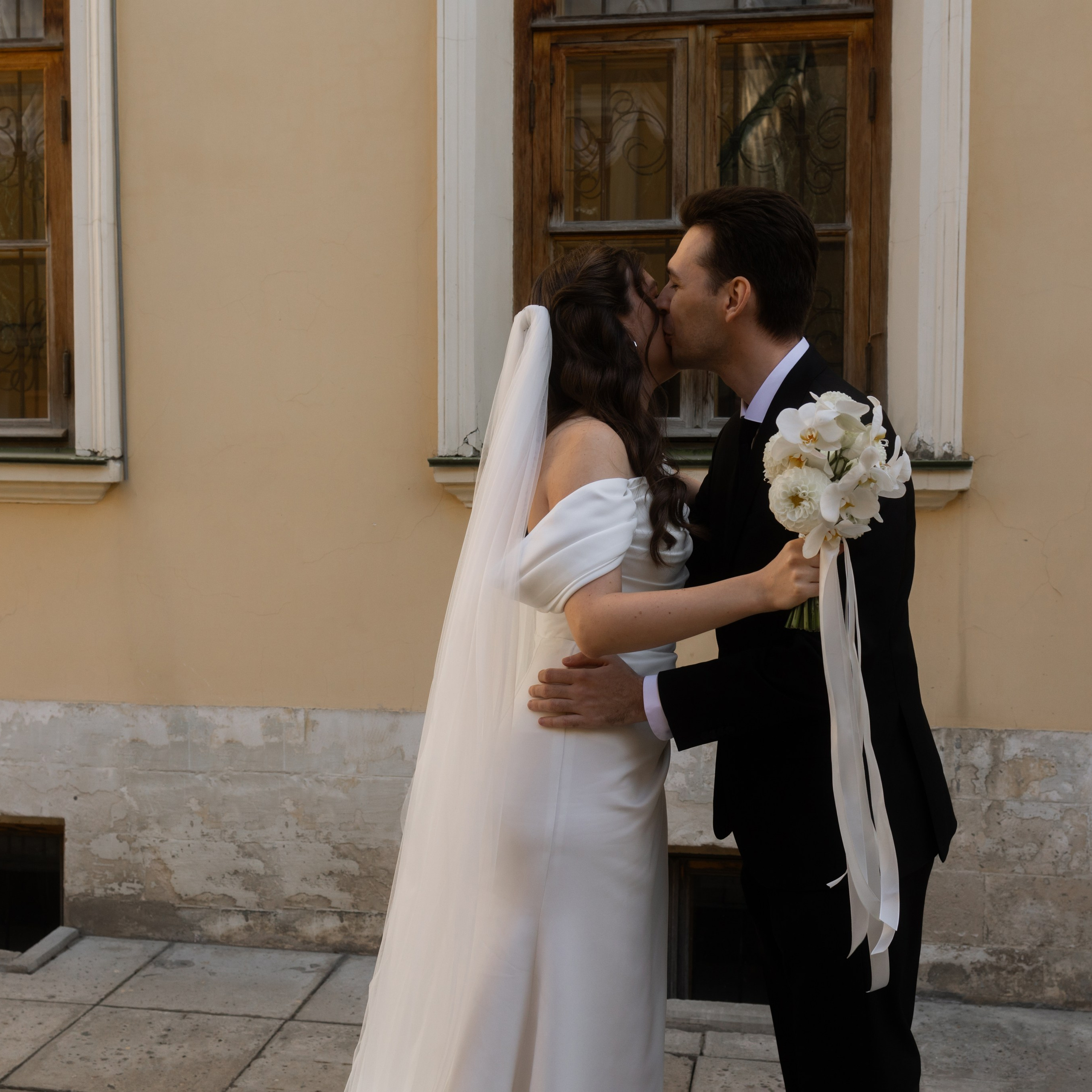 Регисрация брака в Пушкинской библиотеке и камерный свадебный ужин в кругу семьи в ресторане Ривьера. Свадебный фотограф Москва Москвовская область Санкт-Петербург