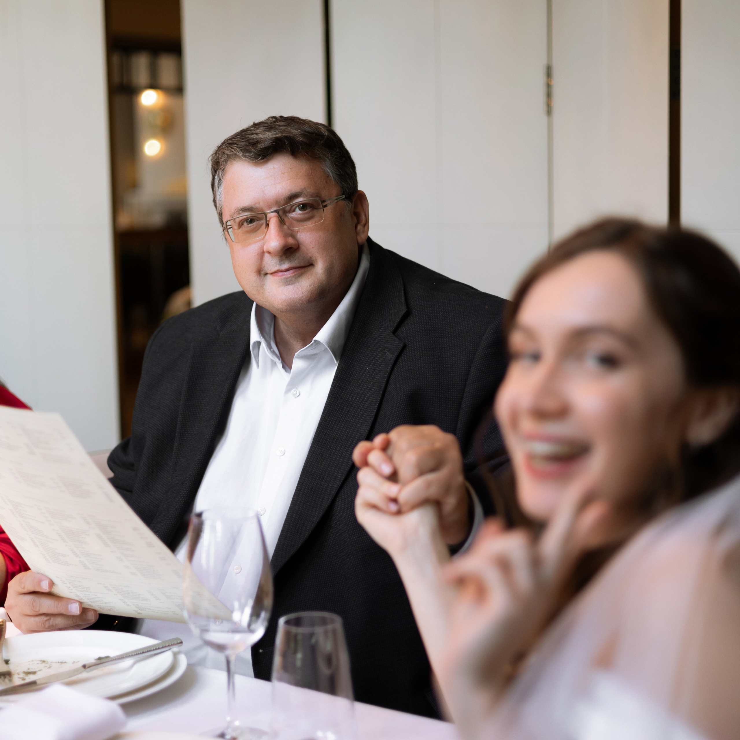 Регисрация брака в Пушкинской библиотеке и камерный свадебный ужин в кругу семьи в ресторане Ривьера. Свадебный фотограф Москва Москвовская область Санкт-Петербург