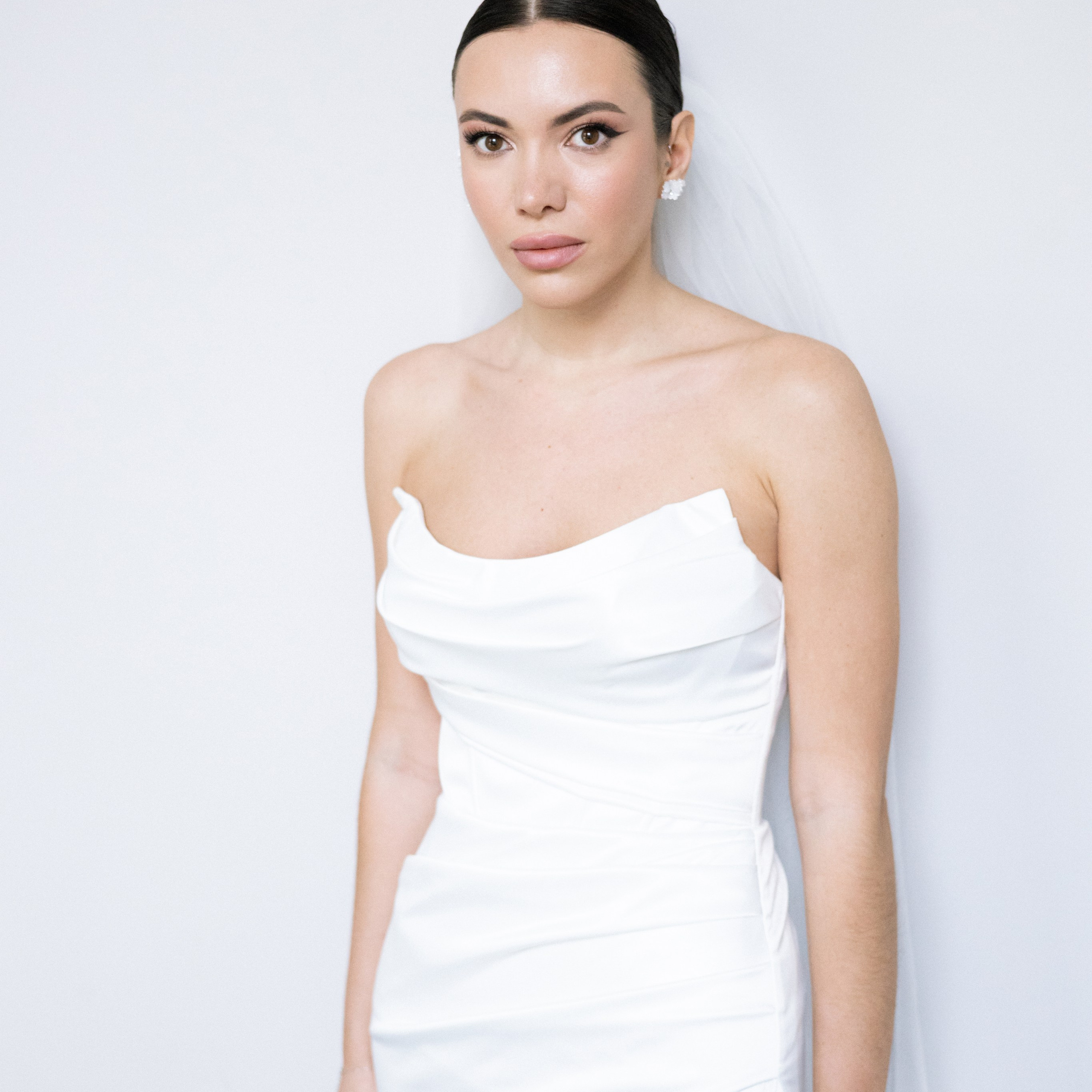 Регистрация брака в особняке Royal фотосессия лавстори в студии Москва и камерный ужин с друзьями. Свадебный фотограф Москва Москвовская область Санкт-Петербург