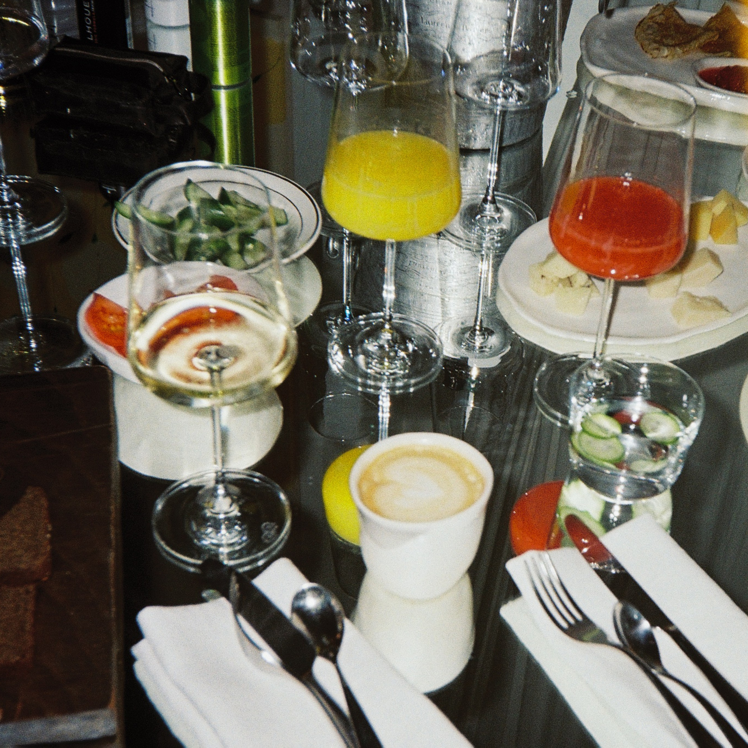 Камерная свадьба в Москве утро в отеле Рихтер регистрация в White studio Royal адреса счастья. Свадебный фотограф Москва Москвовская область Санкт-Петербург