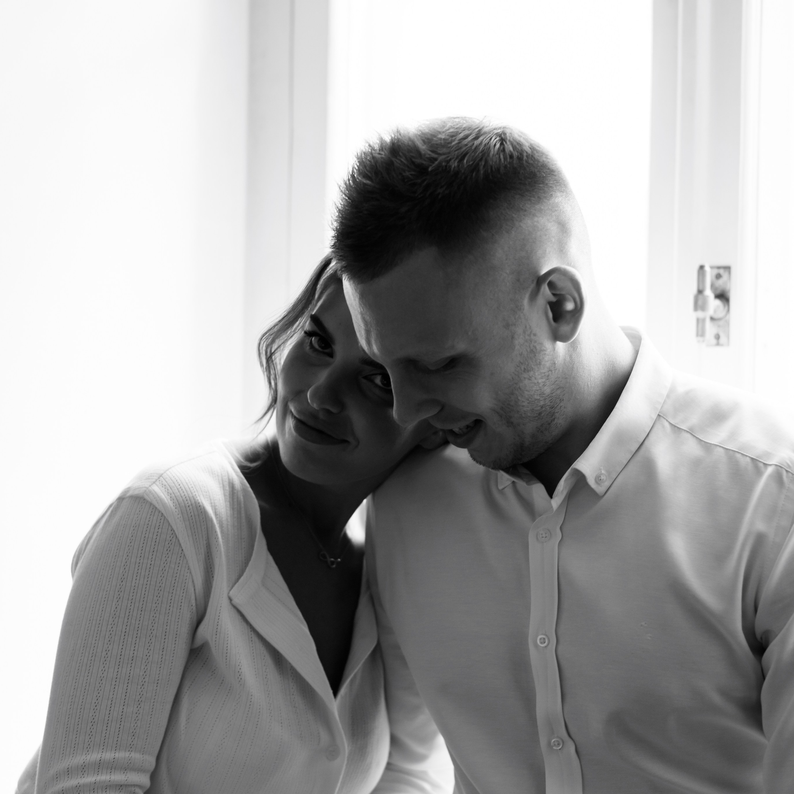 Камерная свадьба в Москве утро в отеле Рихтер регистрация в White studio Royal адреса счастья. Свадебный фотограф Москва Москвовская область Санкт-Петербург