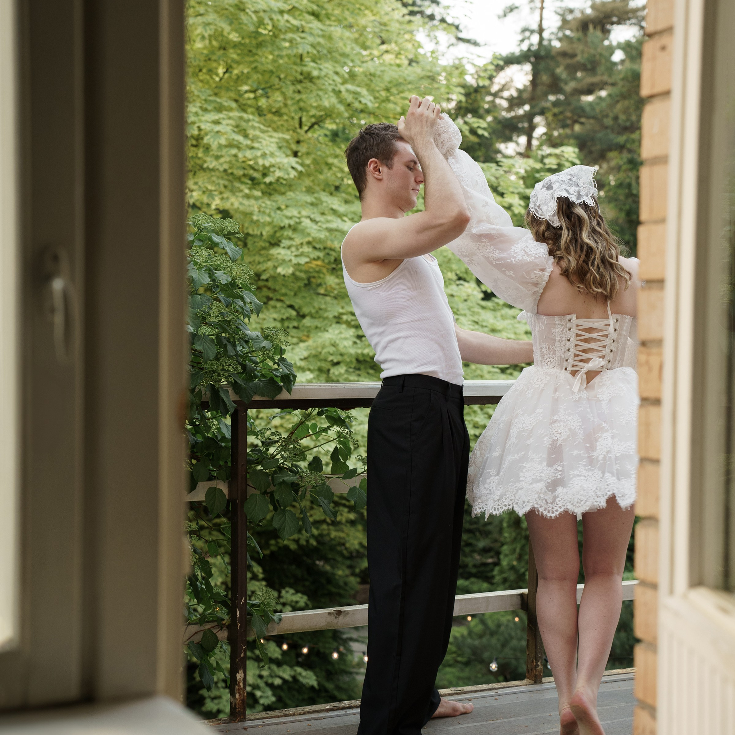 Даша и Даня загородный дом камерная свадьба. Свадебный фотограф Москва Москвовская область Санкт-Петербург