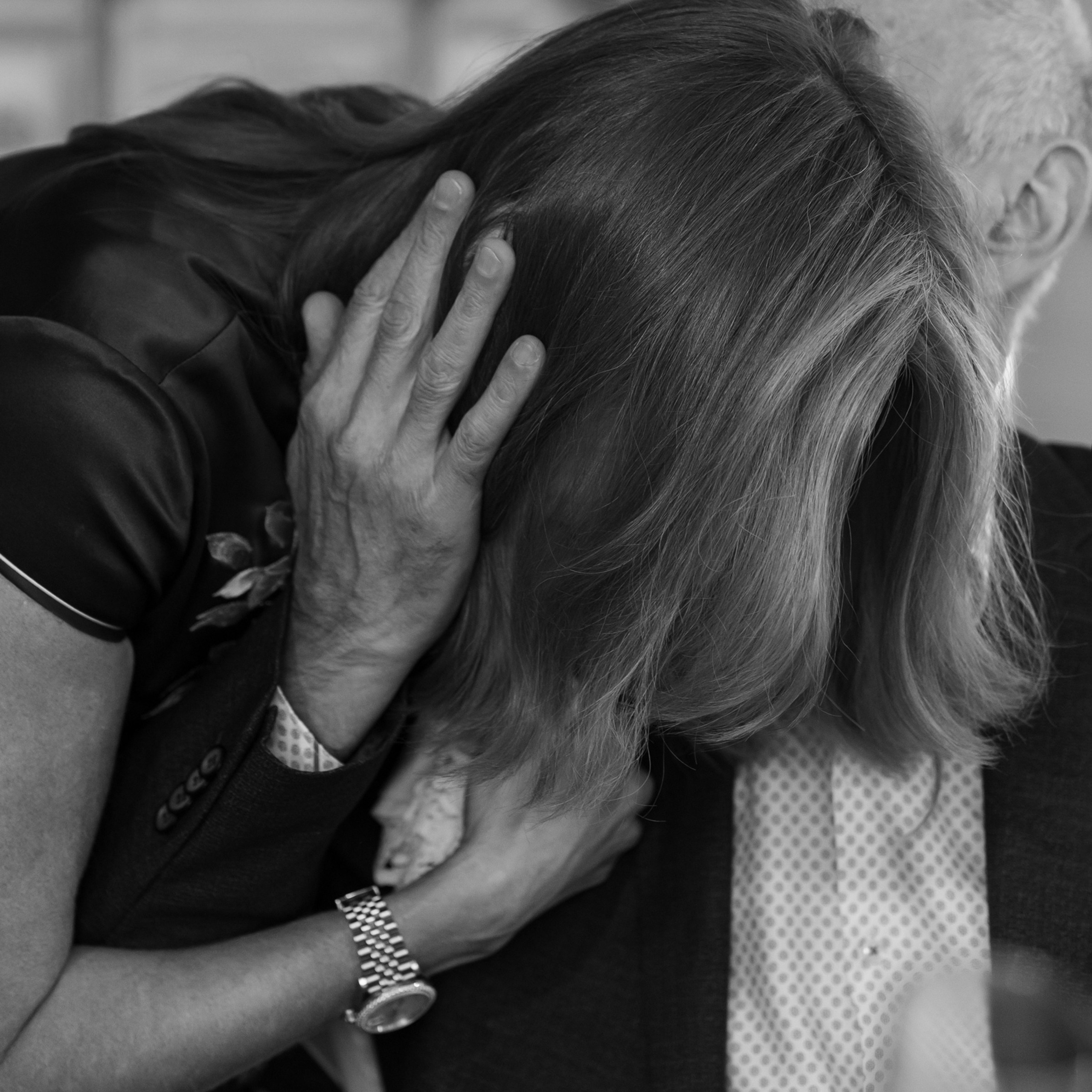 Свадебная съемка камерная с цветным дымом. Свадебный фотограф Москва Москвовская область Санкт-Петербург