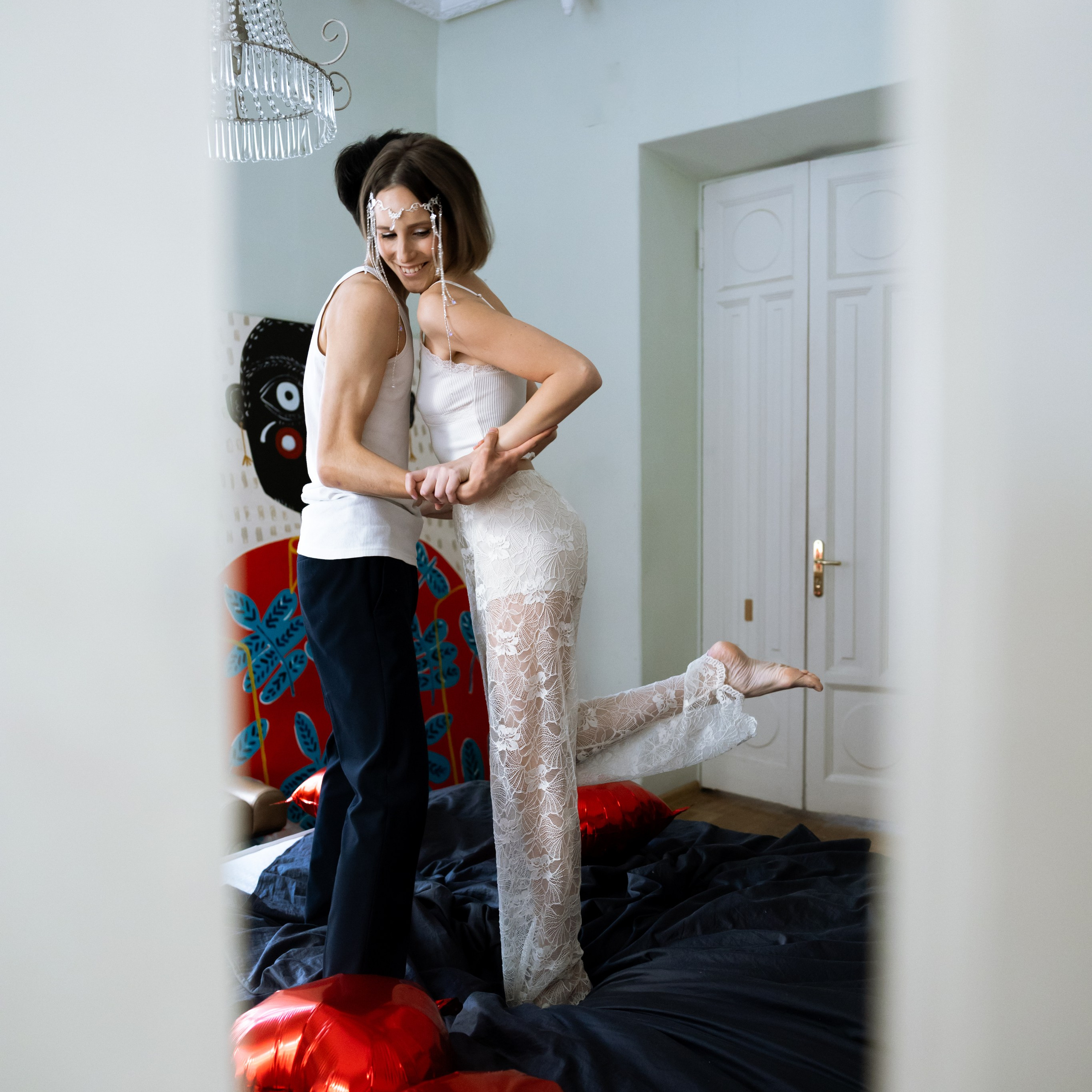 Свадебная фотосессия 14 февраля в студии вместо отеля. Свадебный фотограф Москва Москвовская область Санкт-Петербург