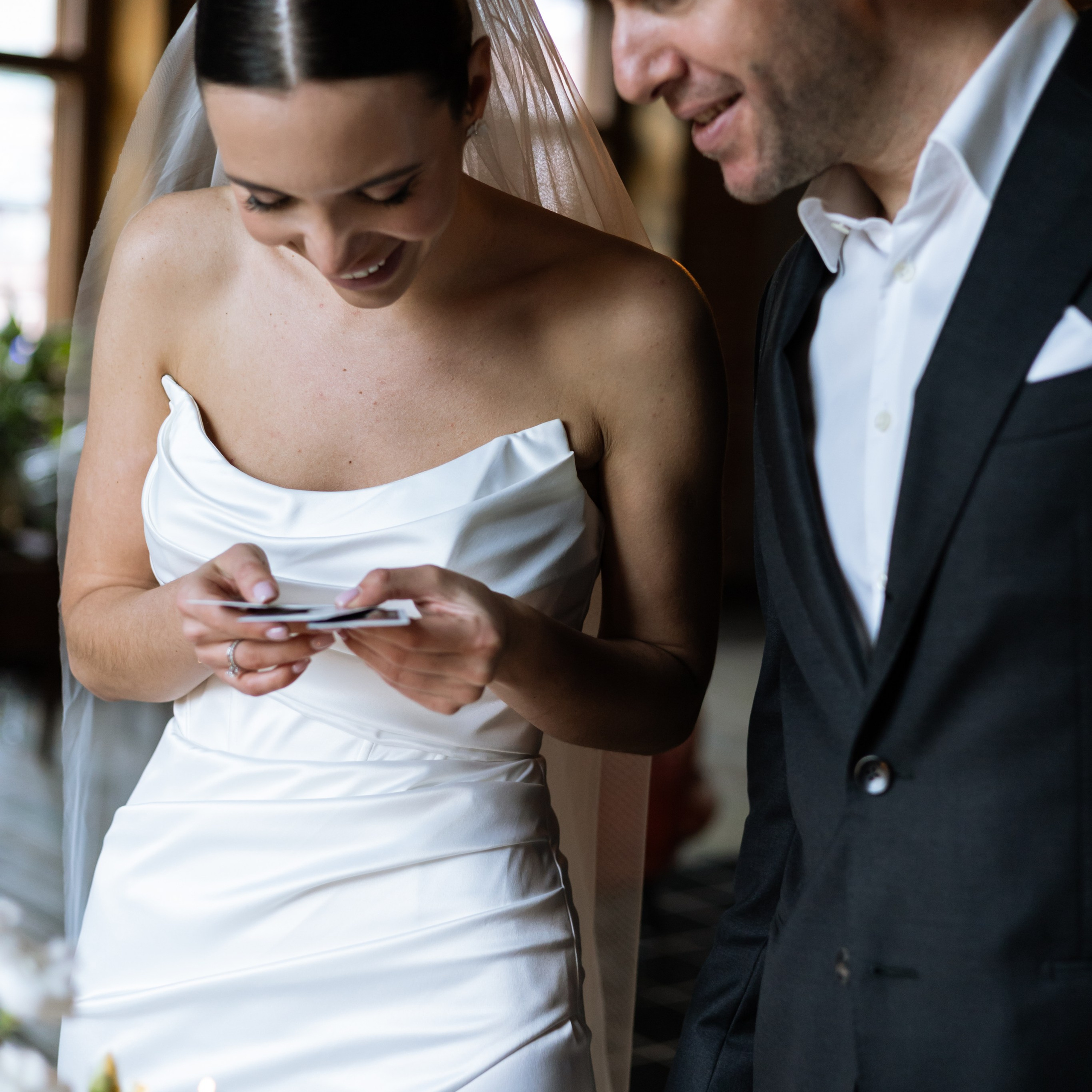 Регистрация брака в особняке Royal фотосессия лавстори в студии Москва и камерный ужин с друзьями. Свадебный фотограф Москва Москвовская область Санкт-Петербург