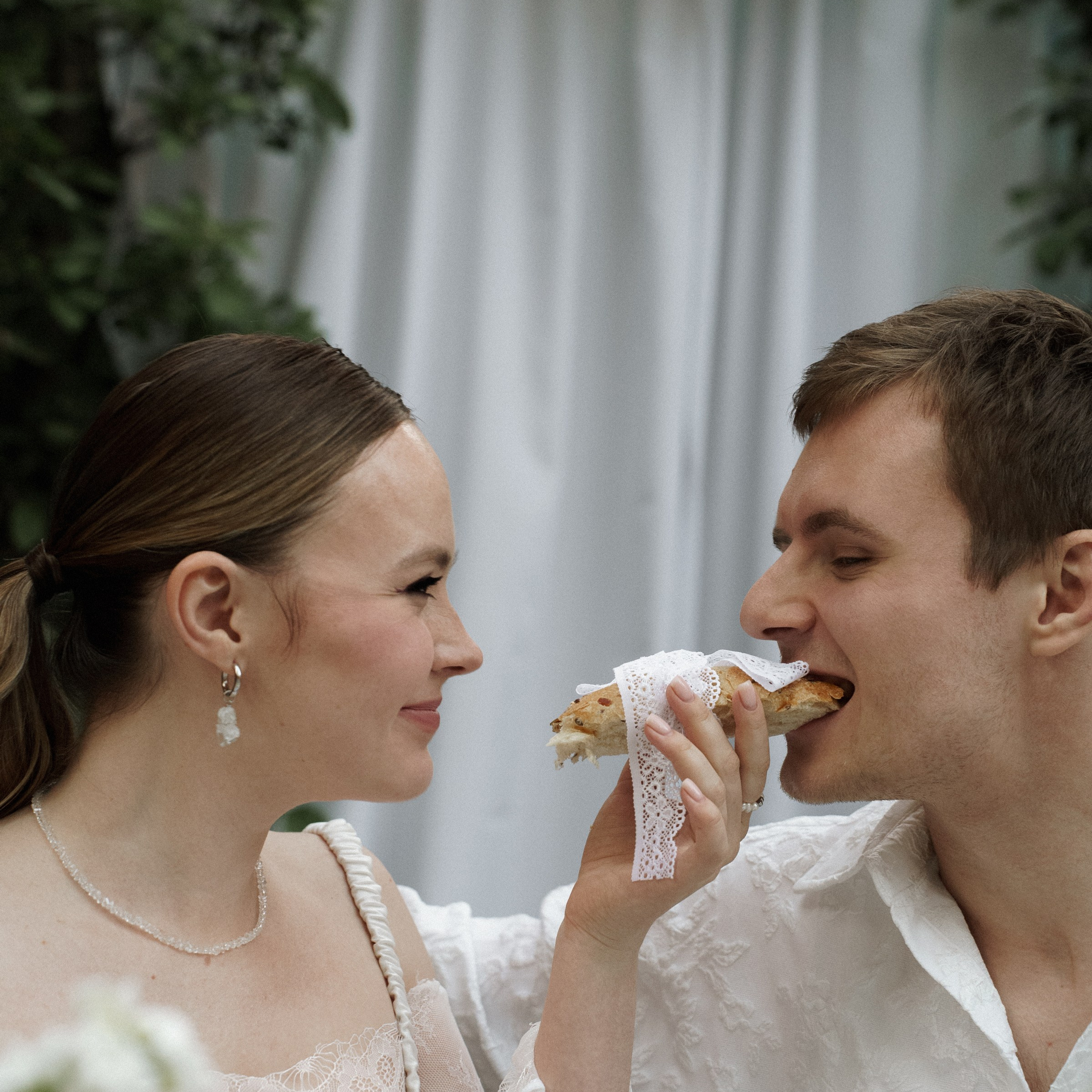 Даша и Даня загородный дом камерная свадьба. Свадебный фотограф Москва Москвовская область Санкт-Петербург