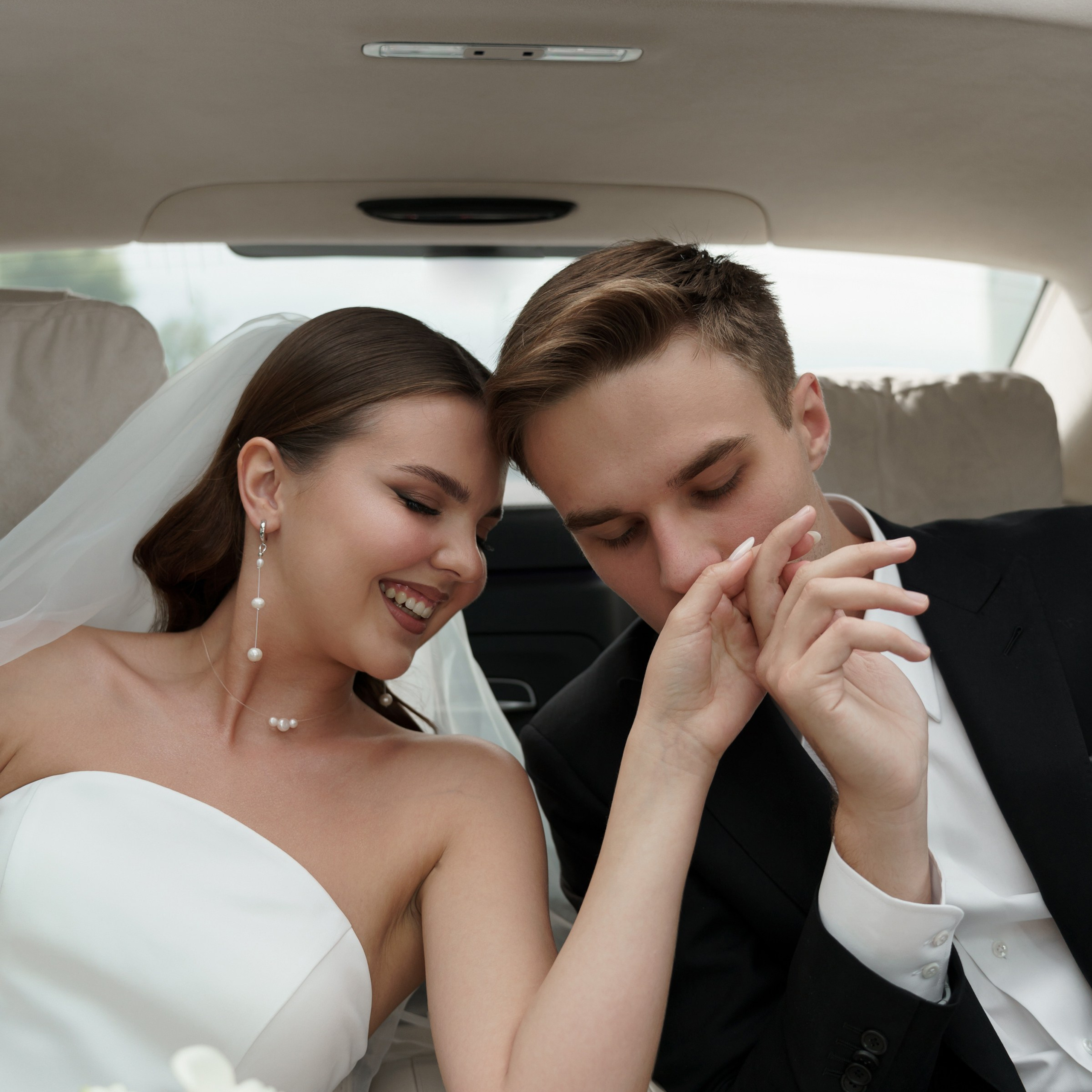 Таня и Артем городская свадьба. Свадебный фотограф Москва Москвовская область Санкт-Петербург