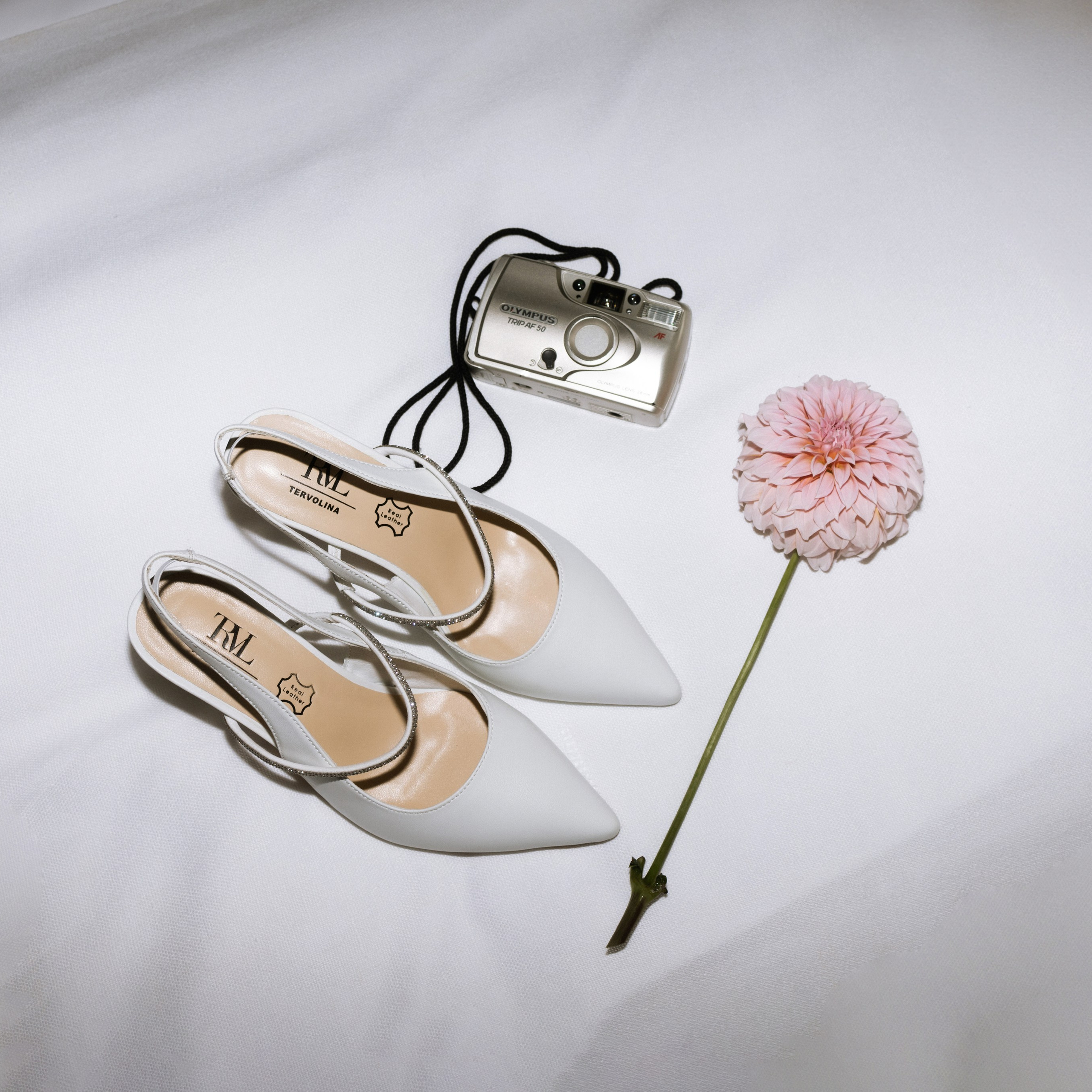 Камерная свадьба в Москве утро в отеле Рихтер регистрация в White studio Royal адреса счастья. Свадебный фотограф Москва Москвовская область Санкт-Петербург