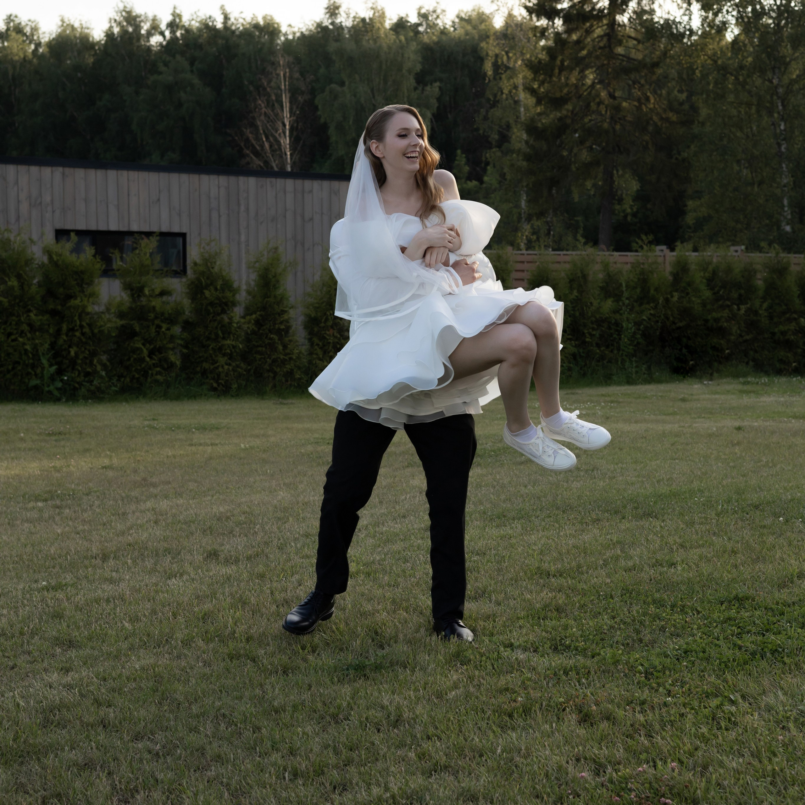 Свадьба на 50 человек на озере Сенеж площадка the Sun выездная регистрация. Свадебный фотограф Москва Москвовская область Санкт-Петербург