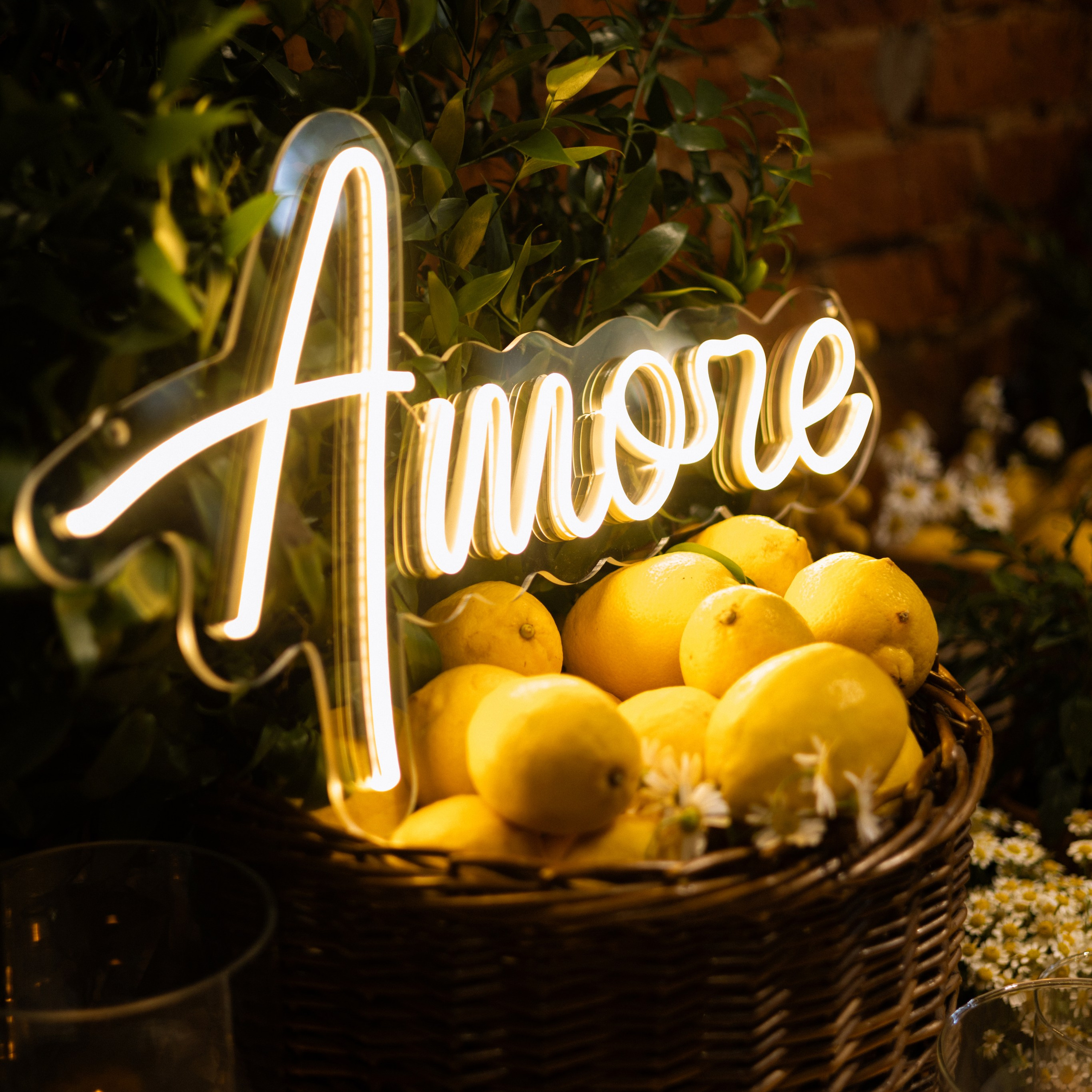 Камерная свадьба в Москве утро в отеле Рихтер регистрация в White studio Royal адреса счастья. Свадебный фотограф Москва Москвовская область Санкт-Петербург