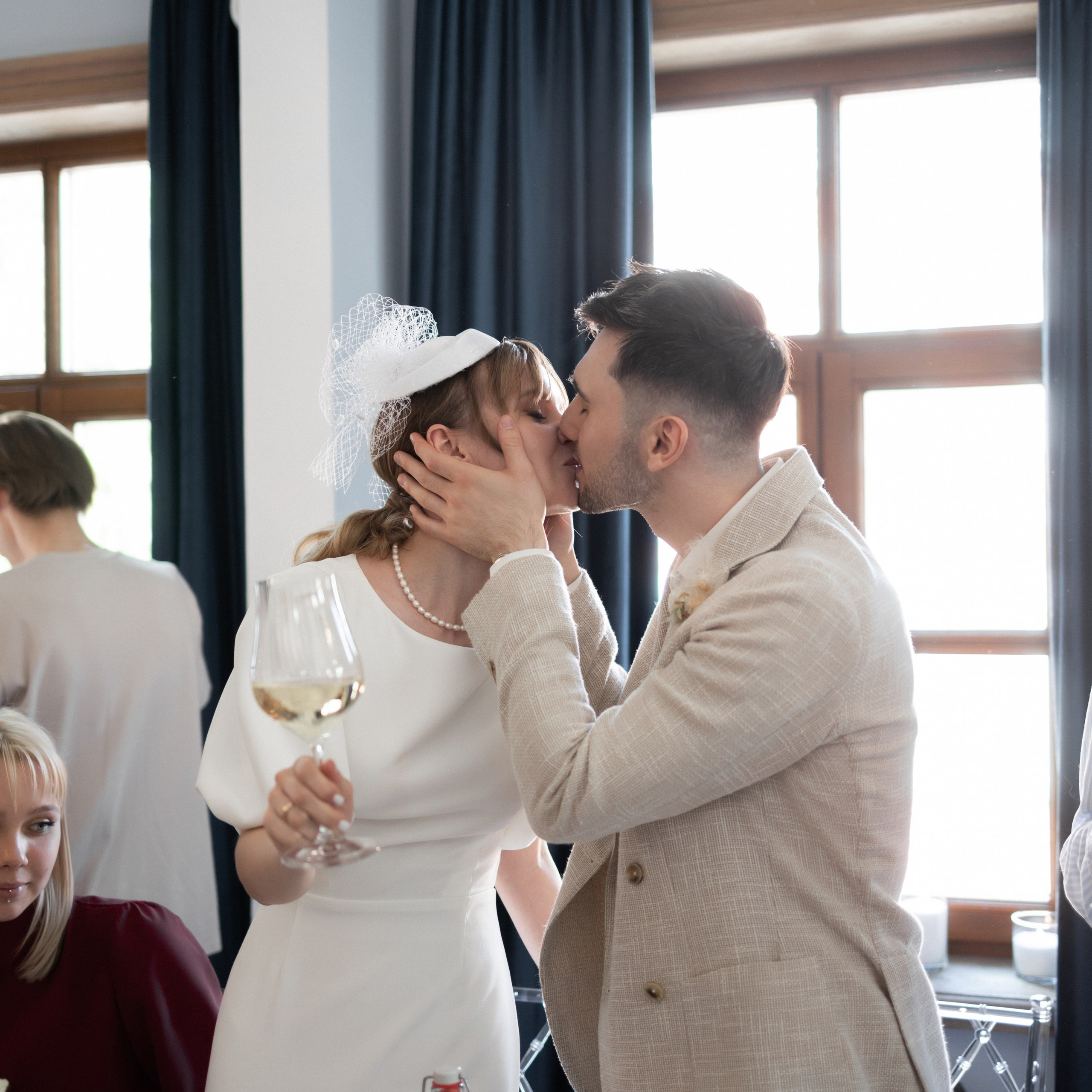 Свадебная фотосессия с банкетом Москва 21kult винтажная свадьба. Свадебный фотограф Москва Москвовская область Санкт-Петербург