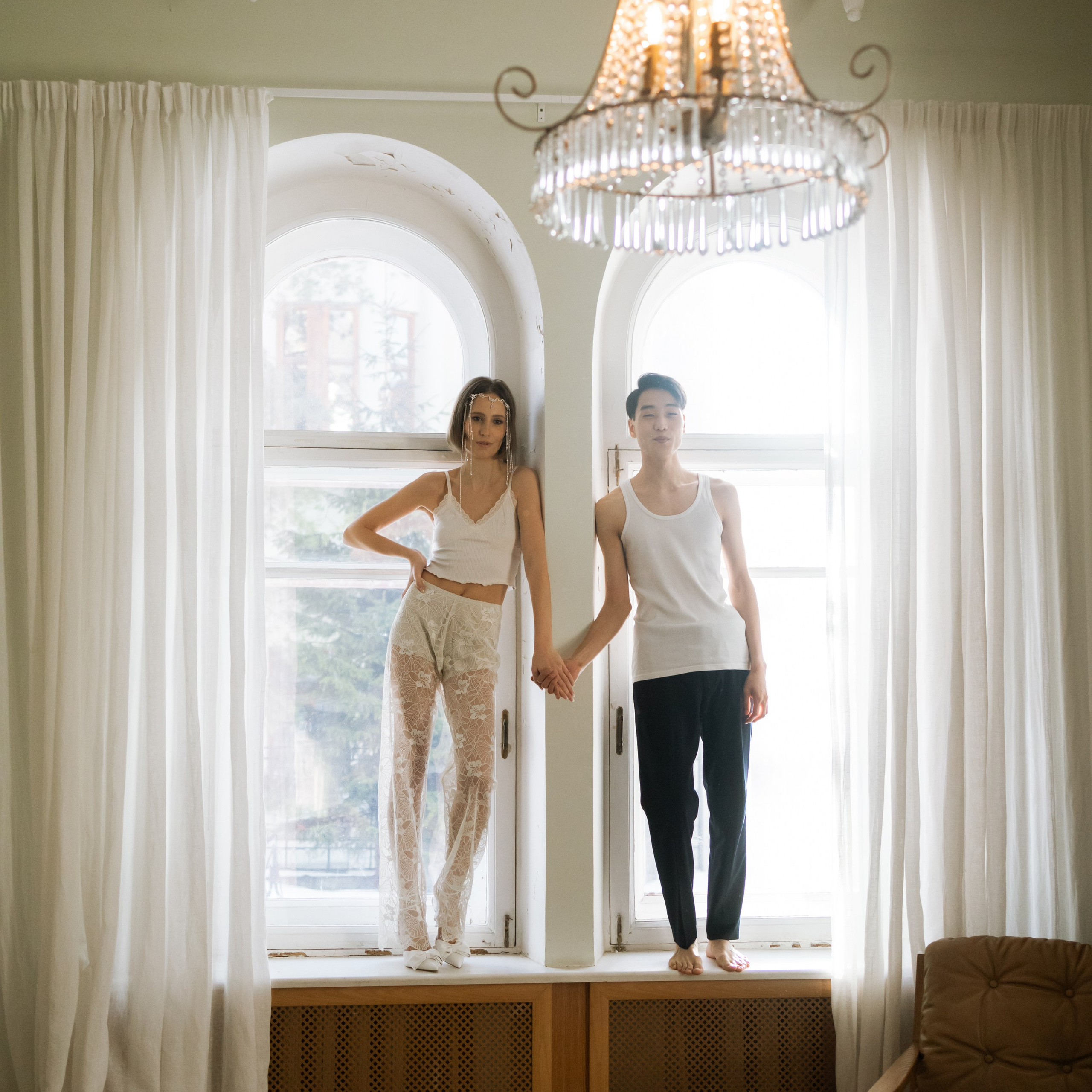 Свадебная фотосессия 14 февраля в студии вместо отеля. Свадебный фотограф Москва Москвовская область Санкт-Петербург