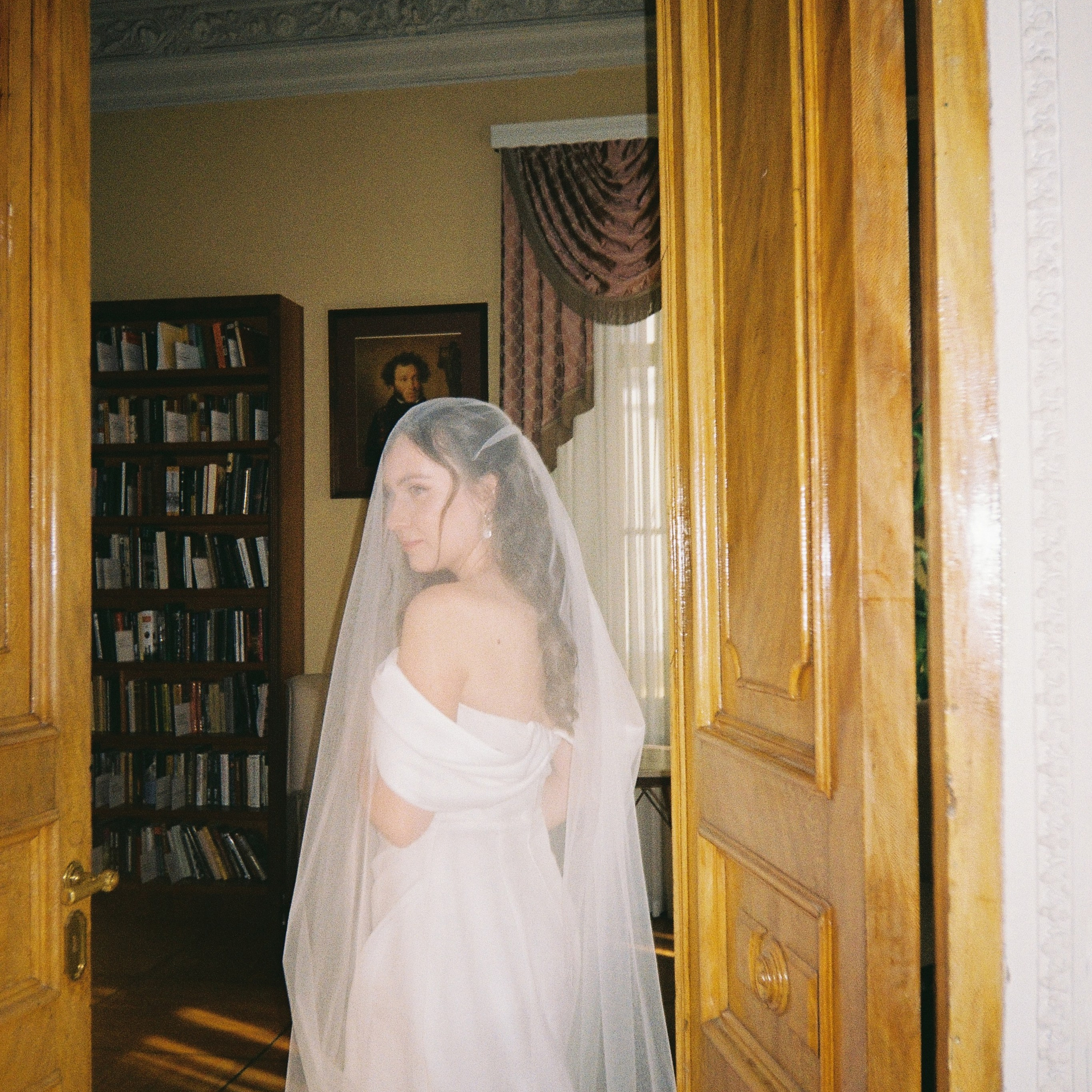 Регисрация брака в Пушкинской библиотеке и камерный свадебный ужин в кругу семьи в ресторане Ривьера. Свадебный фотограф Москва Москвовская область Санкт-Петербург