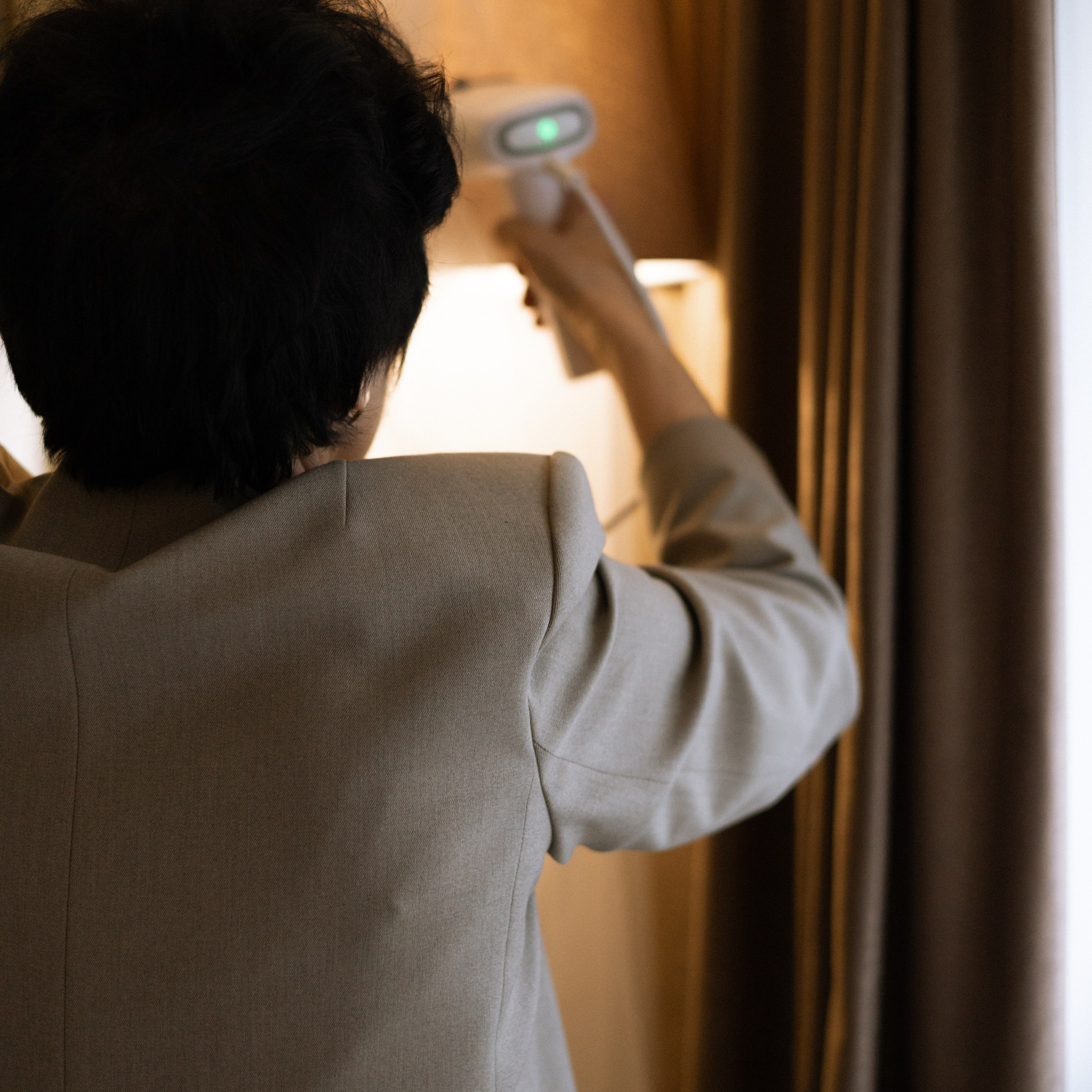 Регистрация брака в особняке Royal фотосессия лавстори в студии Москва и камерный ужин с друзьями. Свадебный фотограф Москва Москвовская область Санкт-Петербург