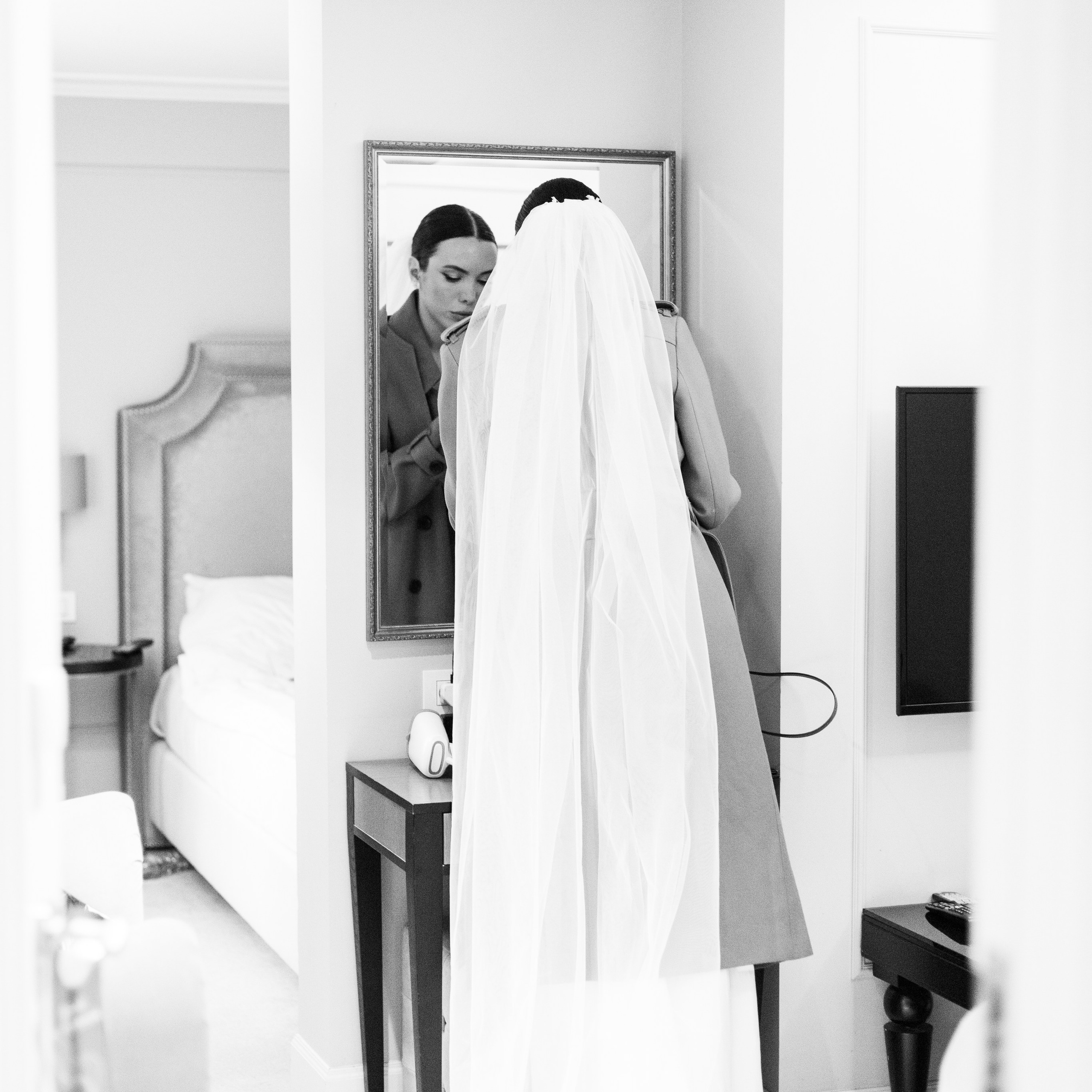 Регистрация брака в особняке Royal фотосессия лавстори в студии Москва и камерный ужин с друзьями. Свадебный фотограф Москва Москвовская область Санкт-Петербург