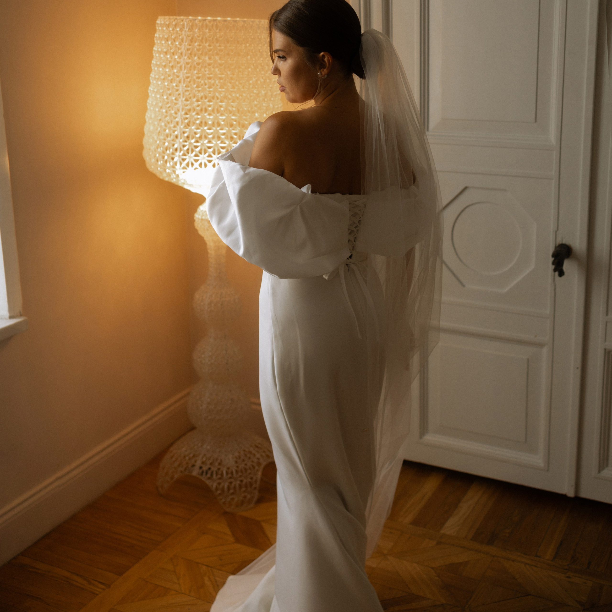 Камерная свадьба в Москве утро в отеле Рихтер регистрация в White studio Royal адреса счастья. Свадебный фотограф Москва Москвовская область Санкт-Петербург