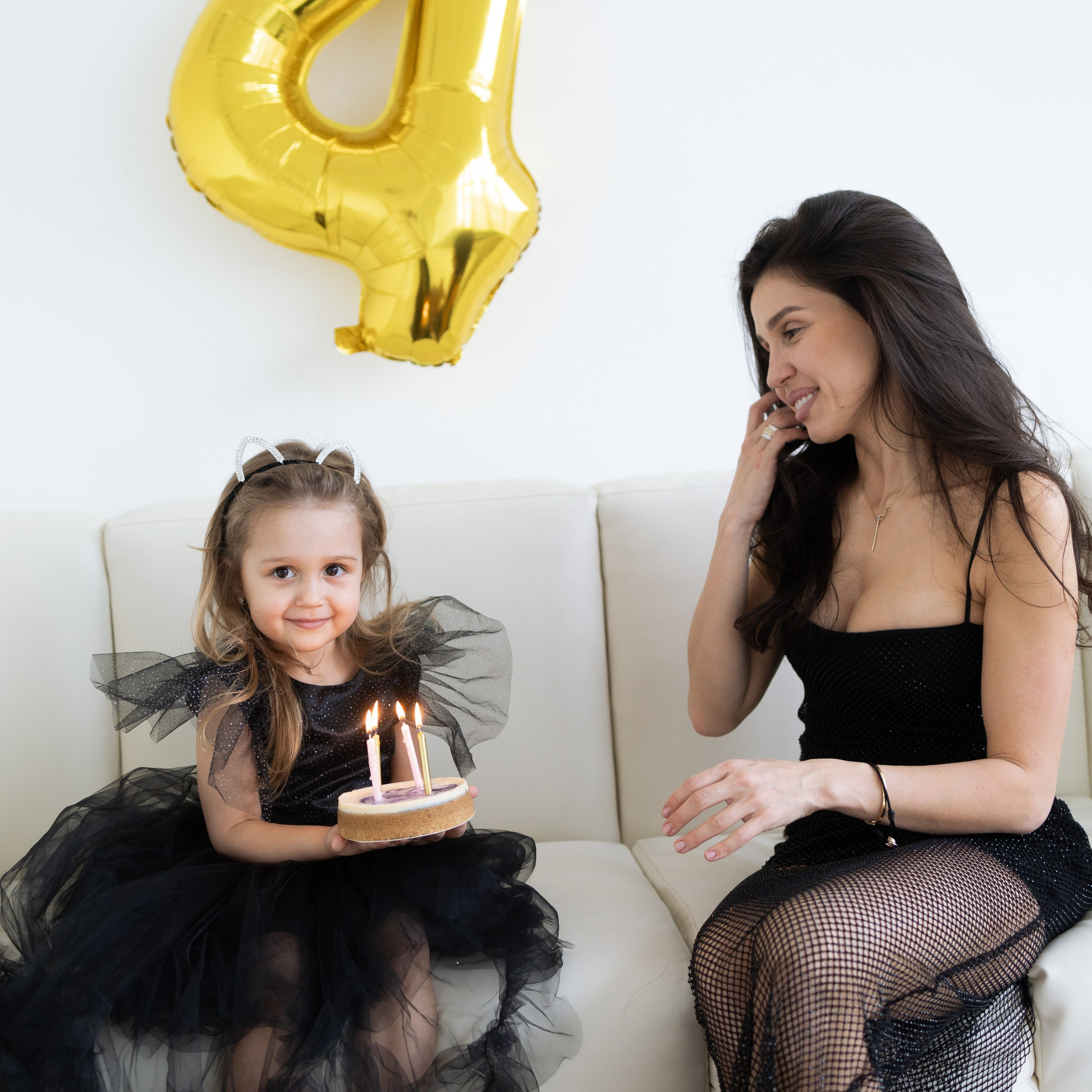 Фотосессия на 4 года в студии Москва. Свадебный фотограф Москва Москвовская область Санкт-Петербург