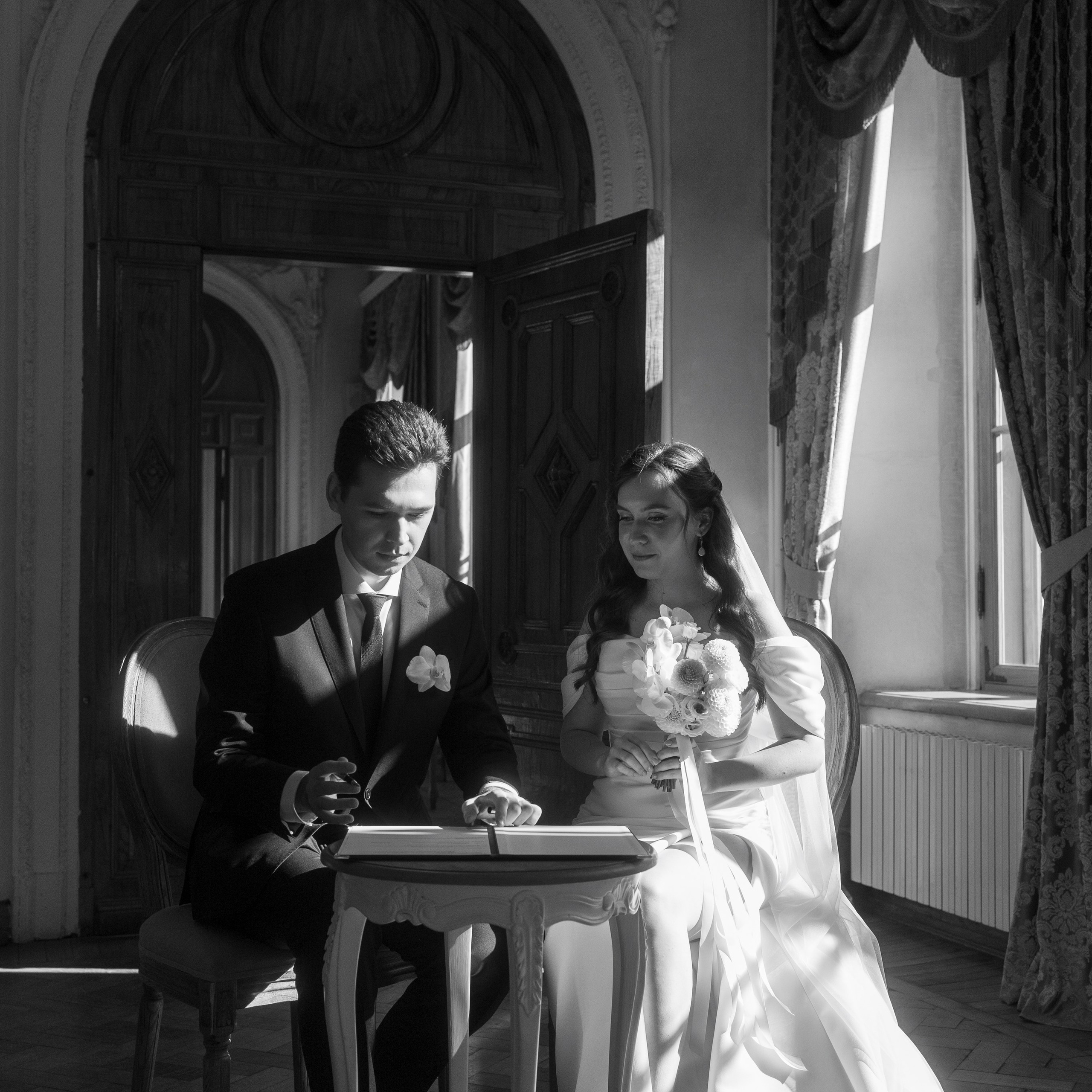 Регисрация брака в Пушкинской библиотеке и камерный свадебный ужин в кругу семьи в ресторане Ривьера. Свадебный фотограф Москва Москвовская область Санкт-Петербург