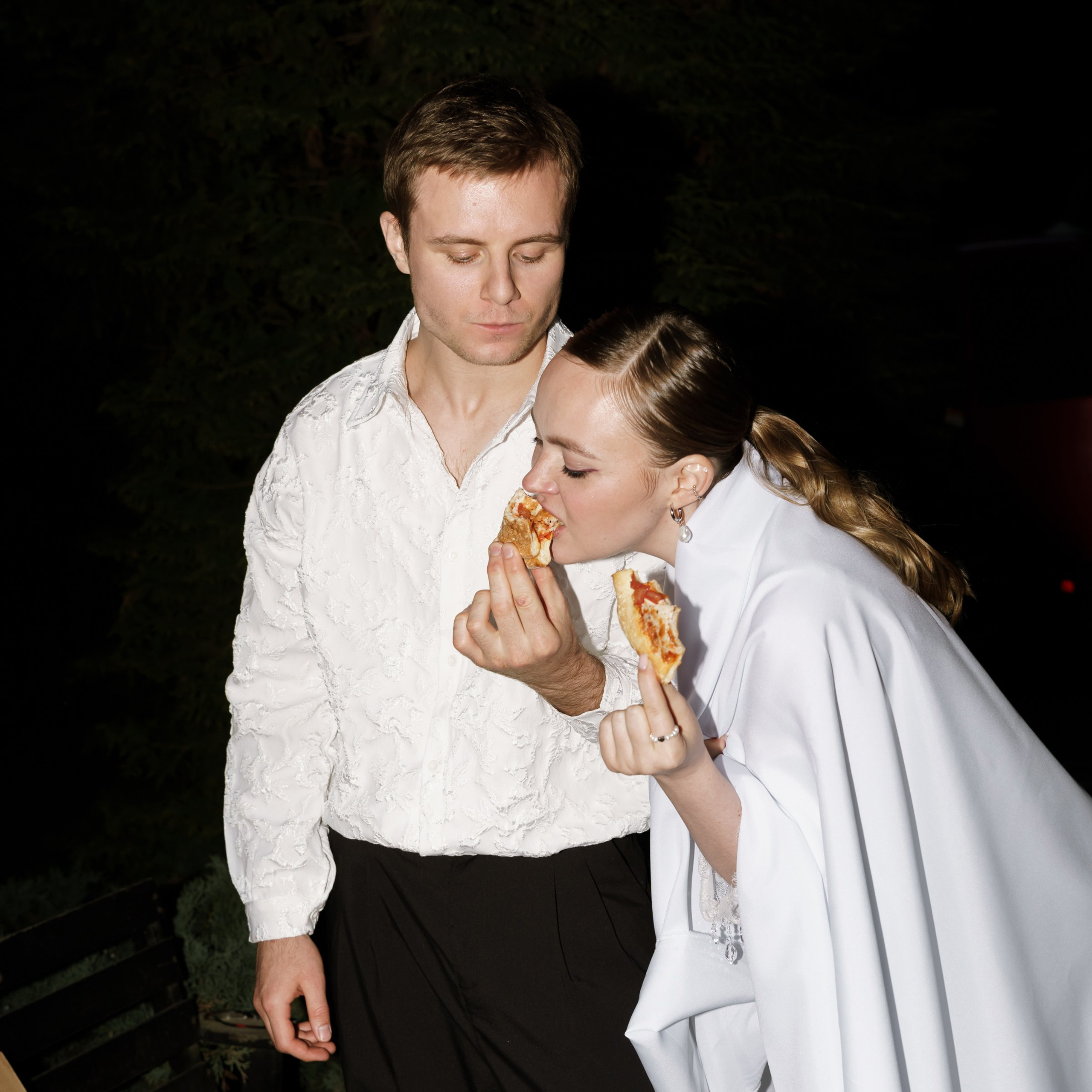 Даша и Даня загородный дом камерная свадьба. Свадебный фотограф Москва Москвовская область Санкт-Петербург