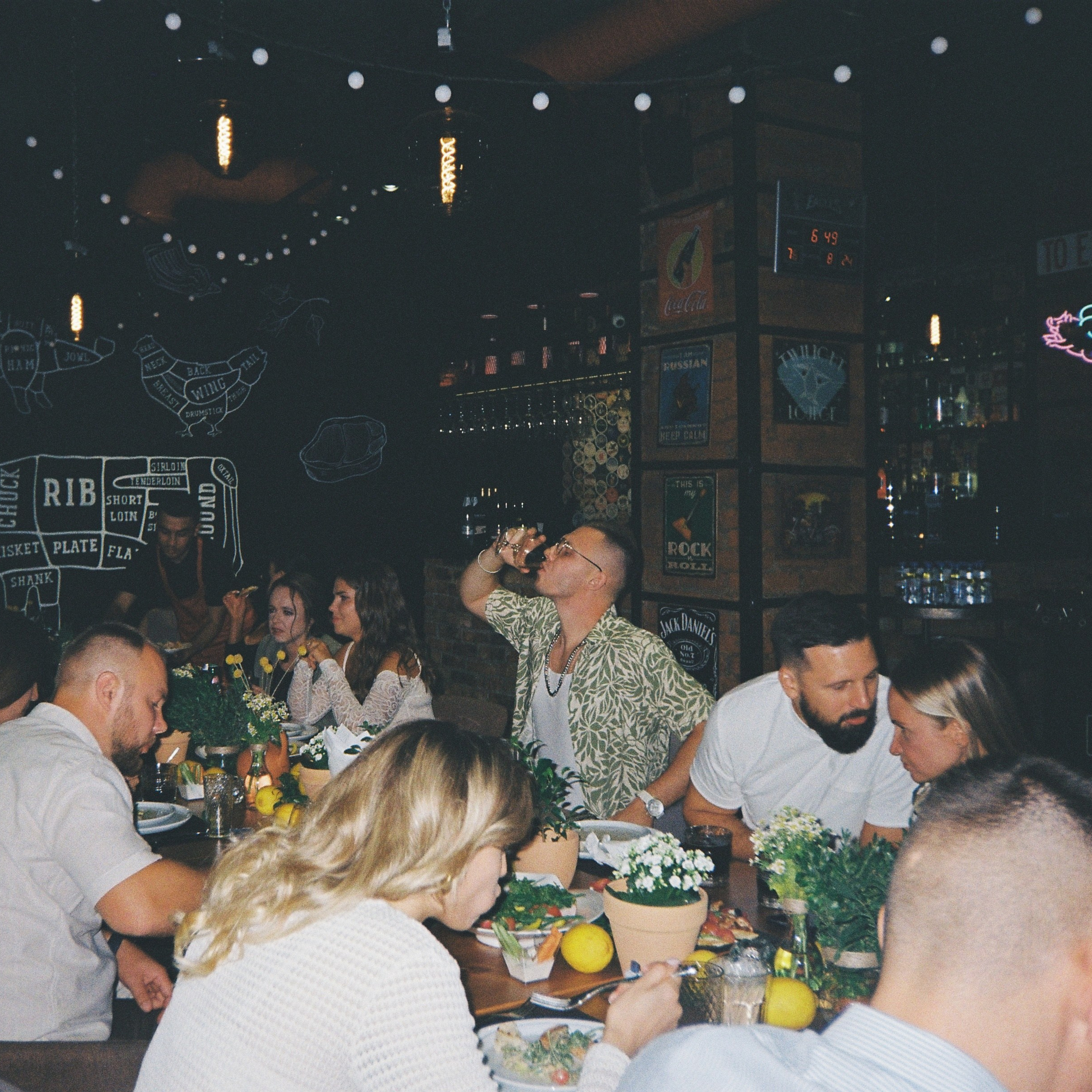 Камерная свадьба в Москве утро в отеле Рихтер регистрация в White studio Royal адреса счастья. Свадебный фотограф Москва Москвовская область Санкт-Петербург