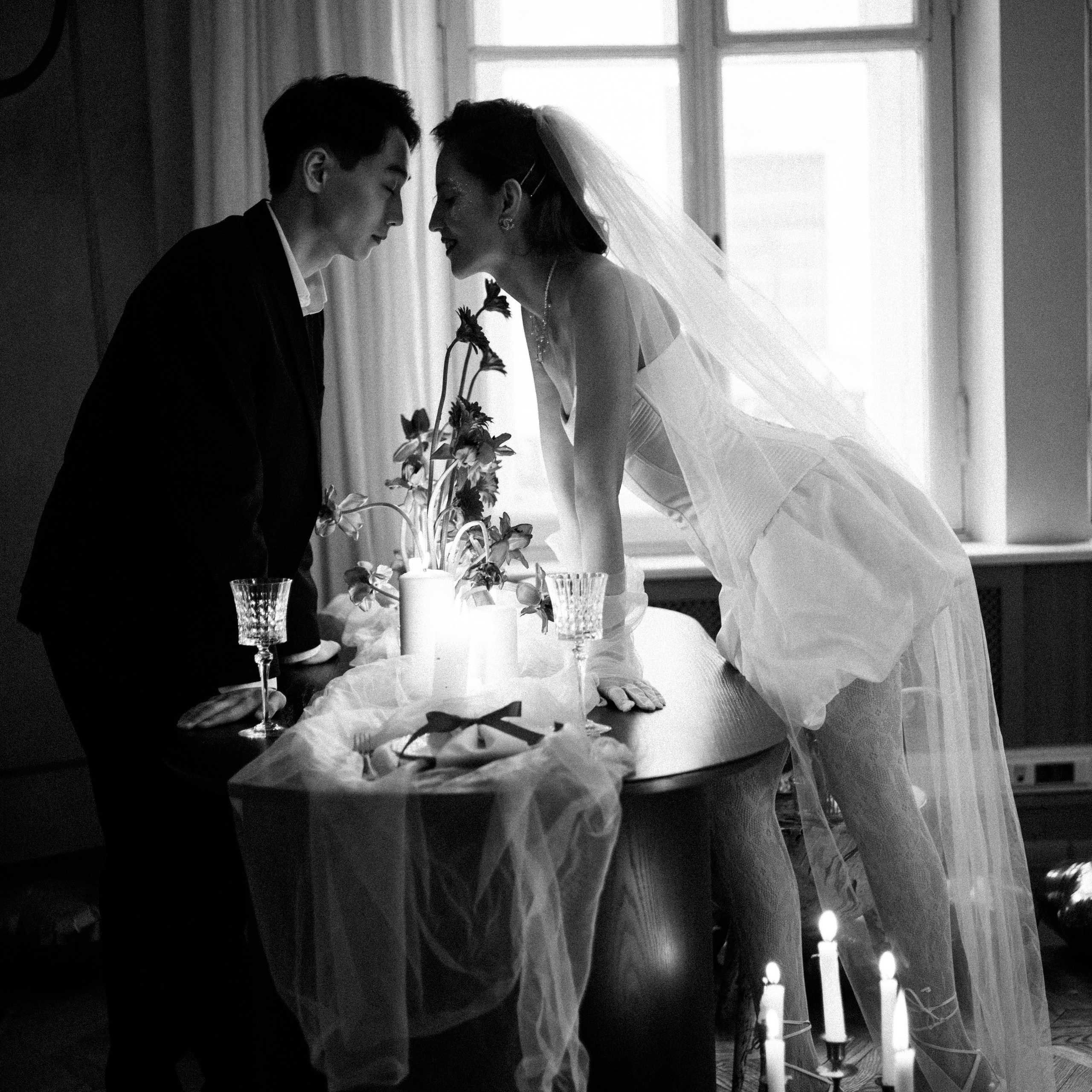 Свадебная фотосессия 14 февраля в студии вместо отеля. Свадебный фотограф Москва Москвовская область Санкт-Петербург