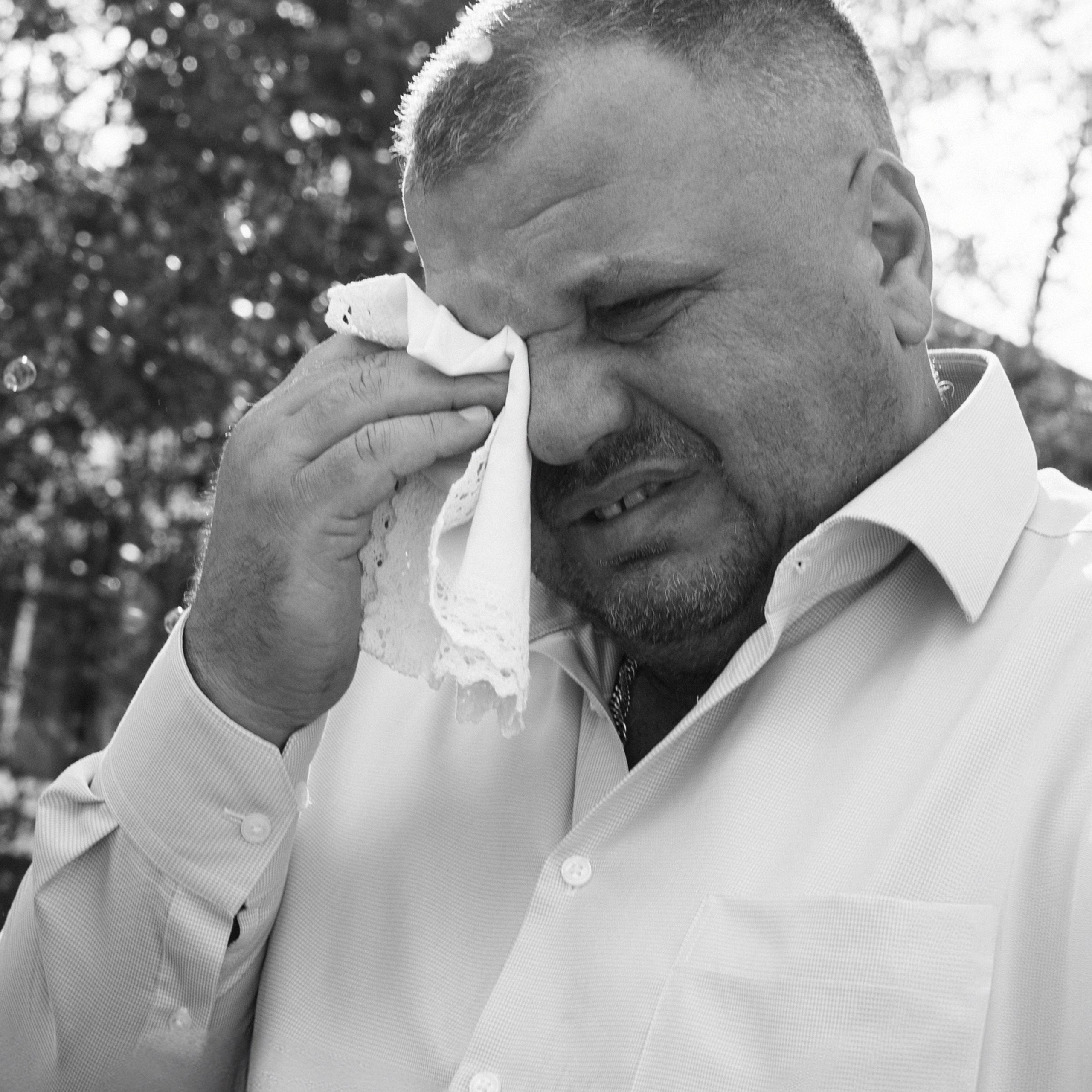 Свадебная съемка камерная с цветным дымом. Свадебный фотограф Москва Москвовская область Санкт-Петербург