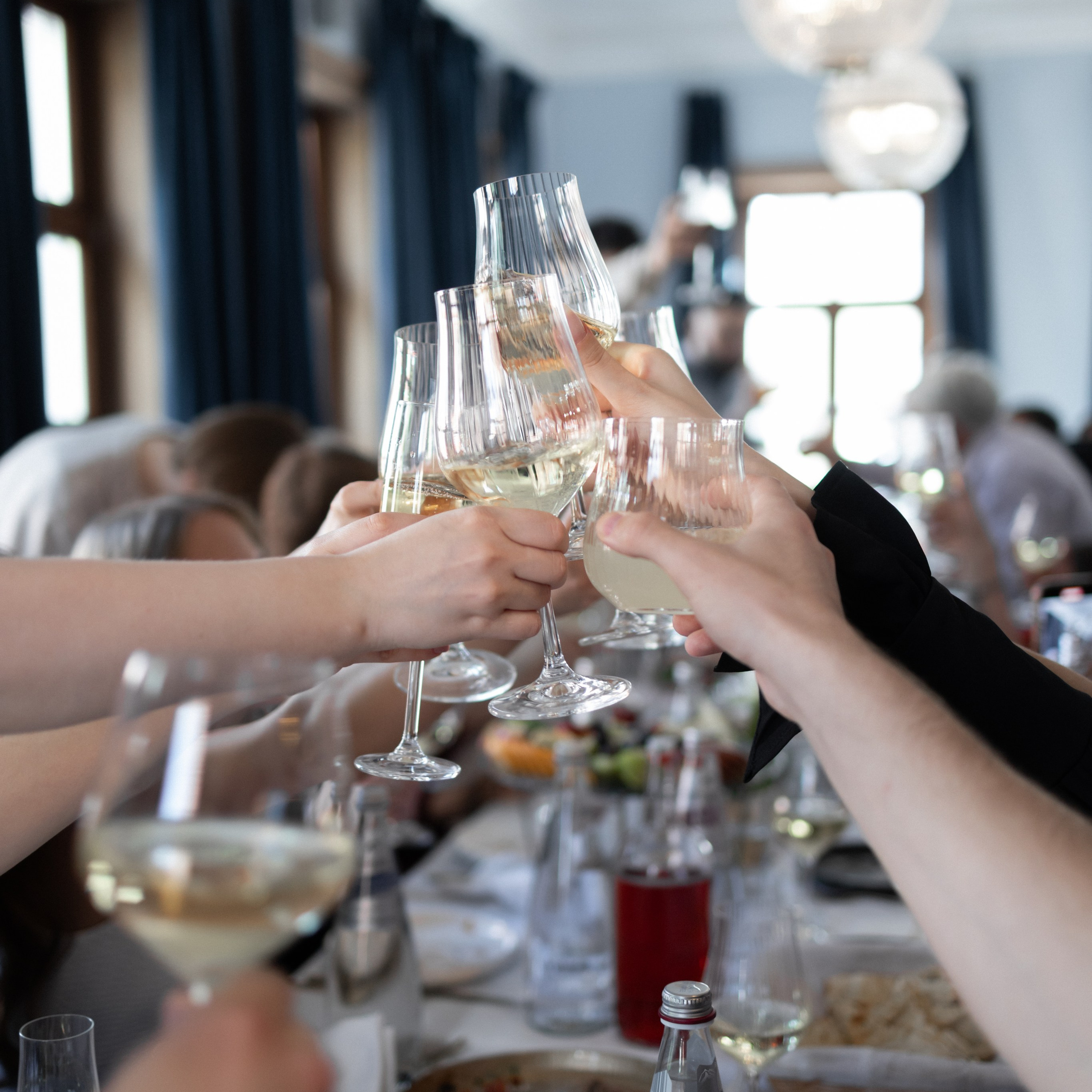 Свадебная фотосессия с банкетом Москва 21kult винтажная свадьба. Свадебный фотограф Москва Москвовская область Санкт-Петербург